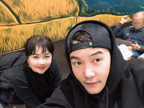 Vo chong ong Park va 2 cong su tro ve Viet Nam anh 1