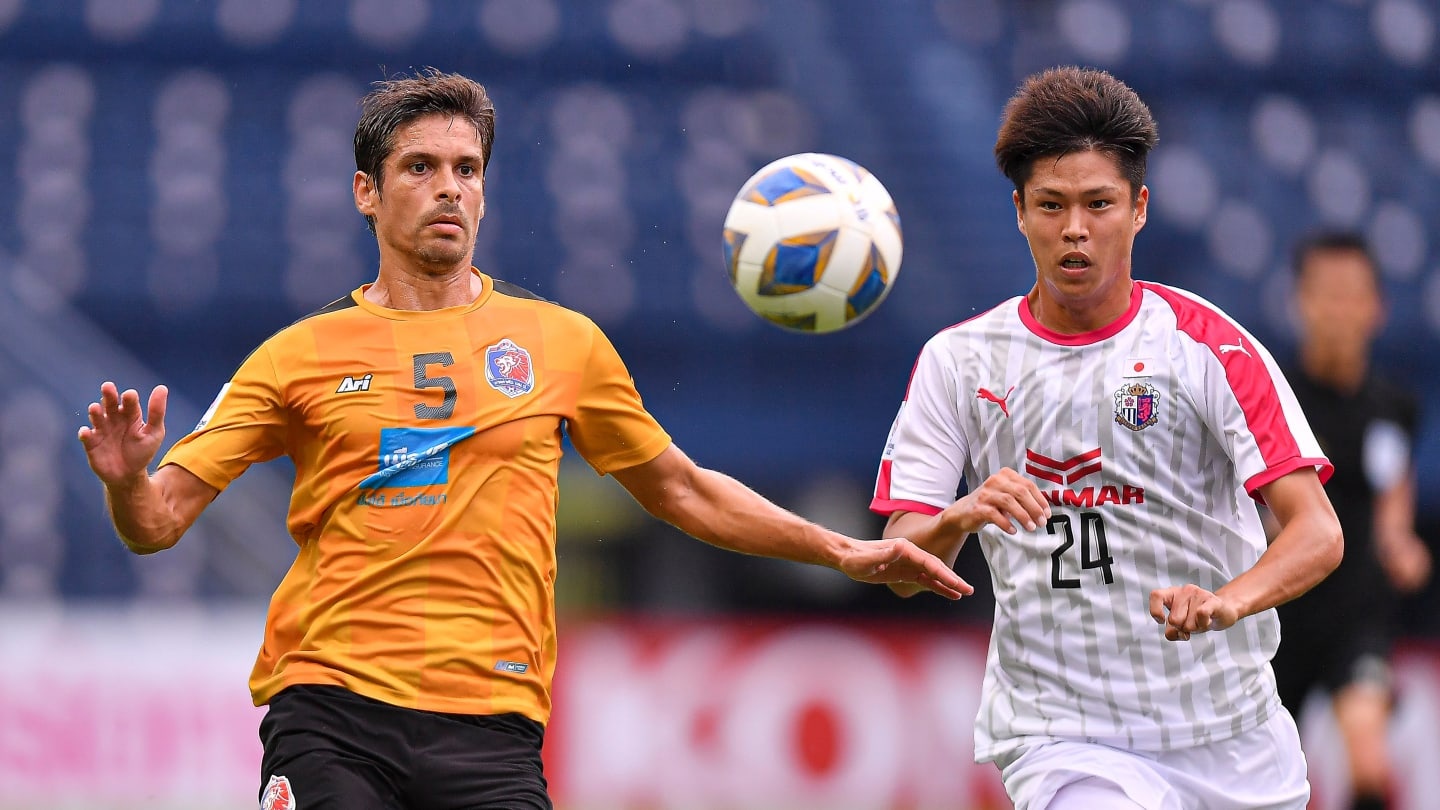 AFC phat CLB cua Van Lam 1.500 USD anh 1