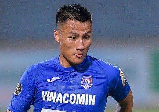 Mac Hong Quan tro ve CH Czech 3 thang hinh anh