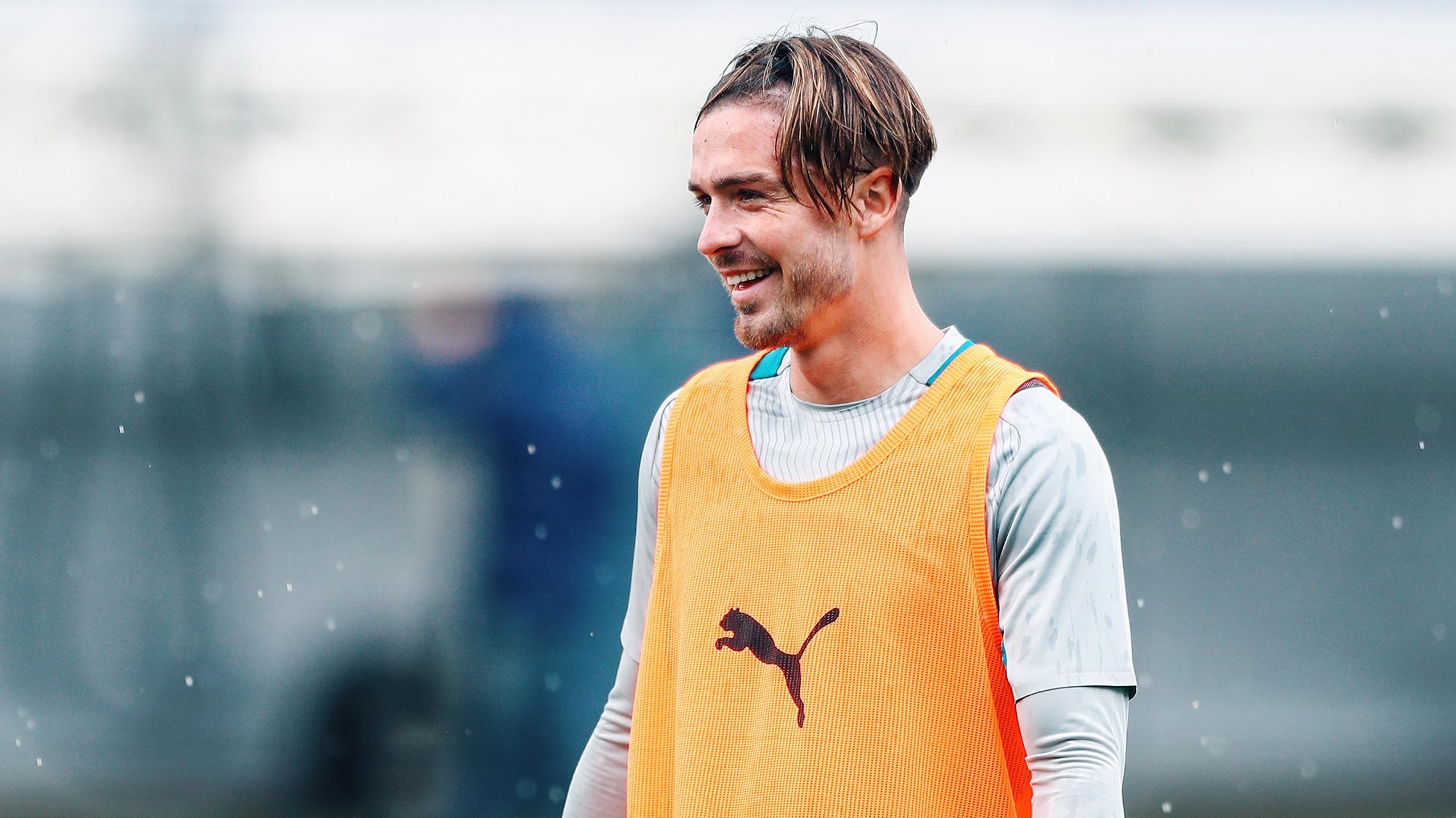 Jack Grealish tap luyen truoc tran Sieu cup Anh 2021 hinh anh