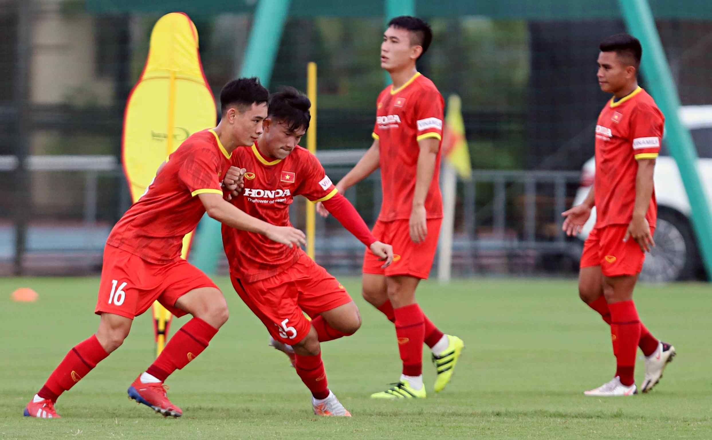 HLV Park Hang-seo giam sat doi U22 Viet Nam anh 4