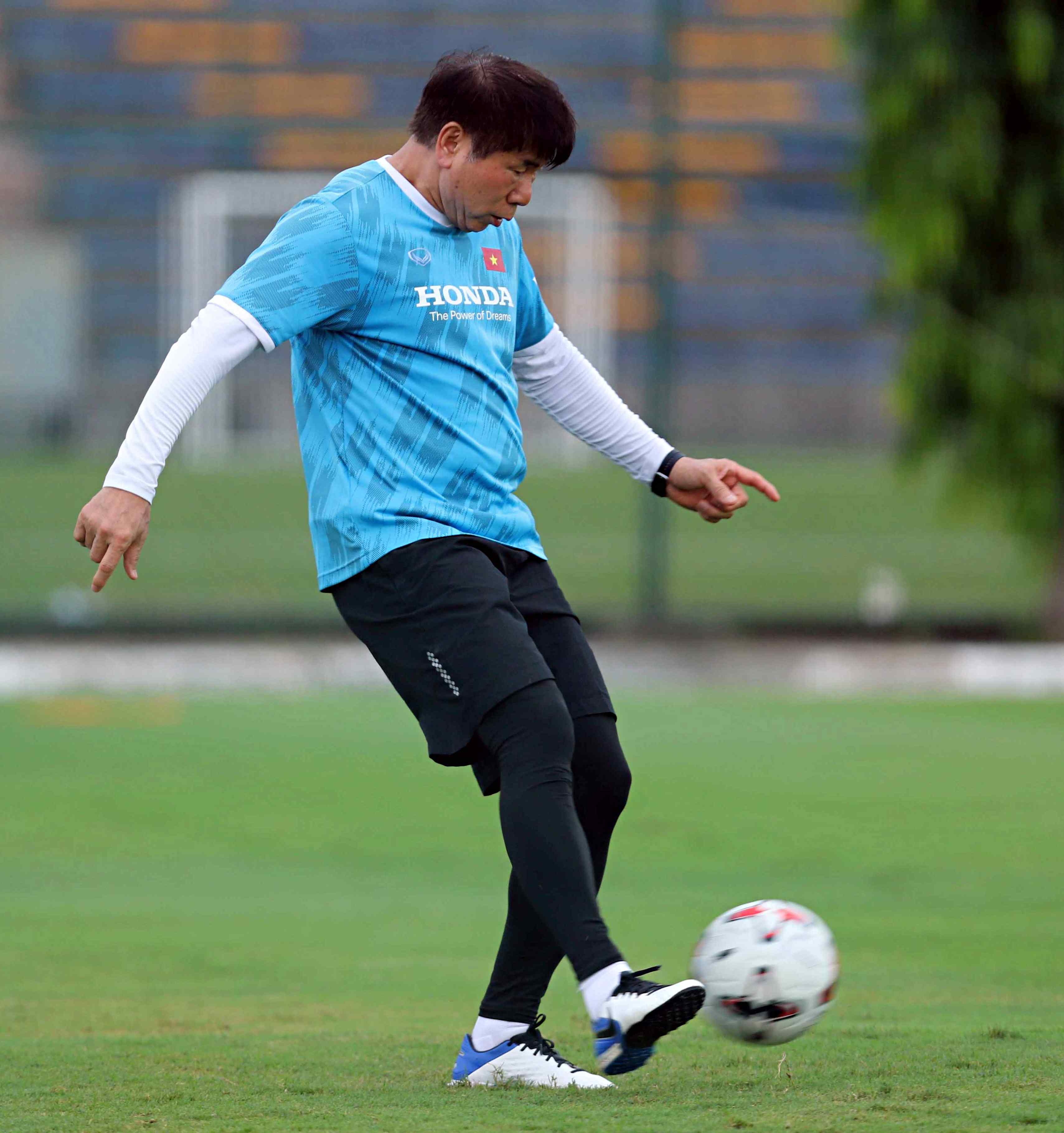 HLV Park Hang-seo giam sat doi U22 Viet Nam anh 7