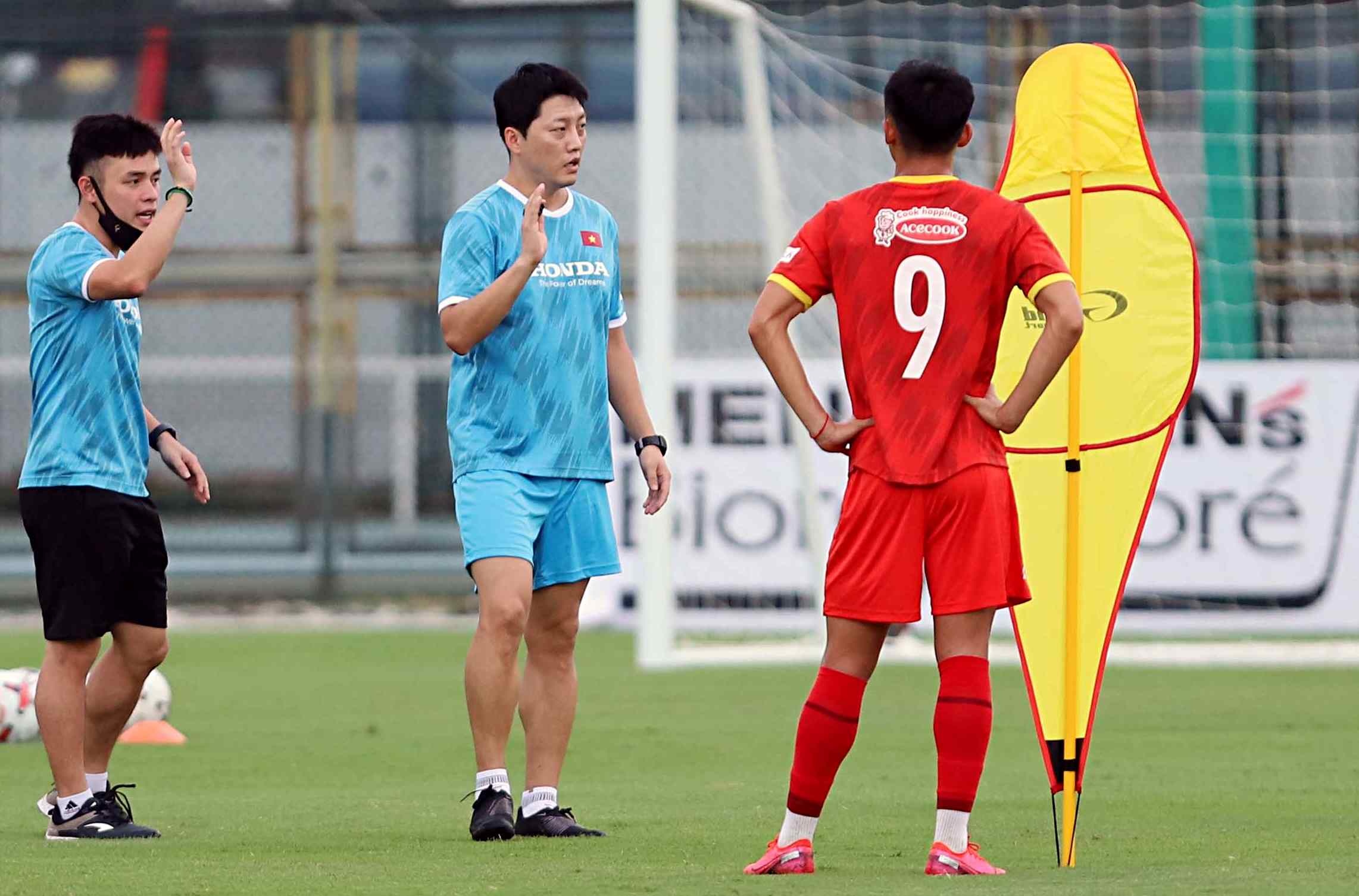 HLV Park Hang-seo giam sat doi U22 Viet Nam anh 5