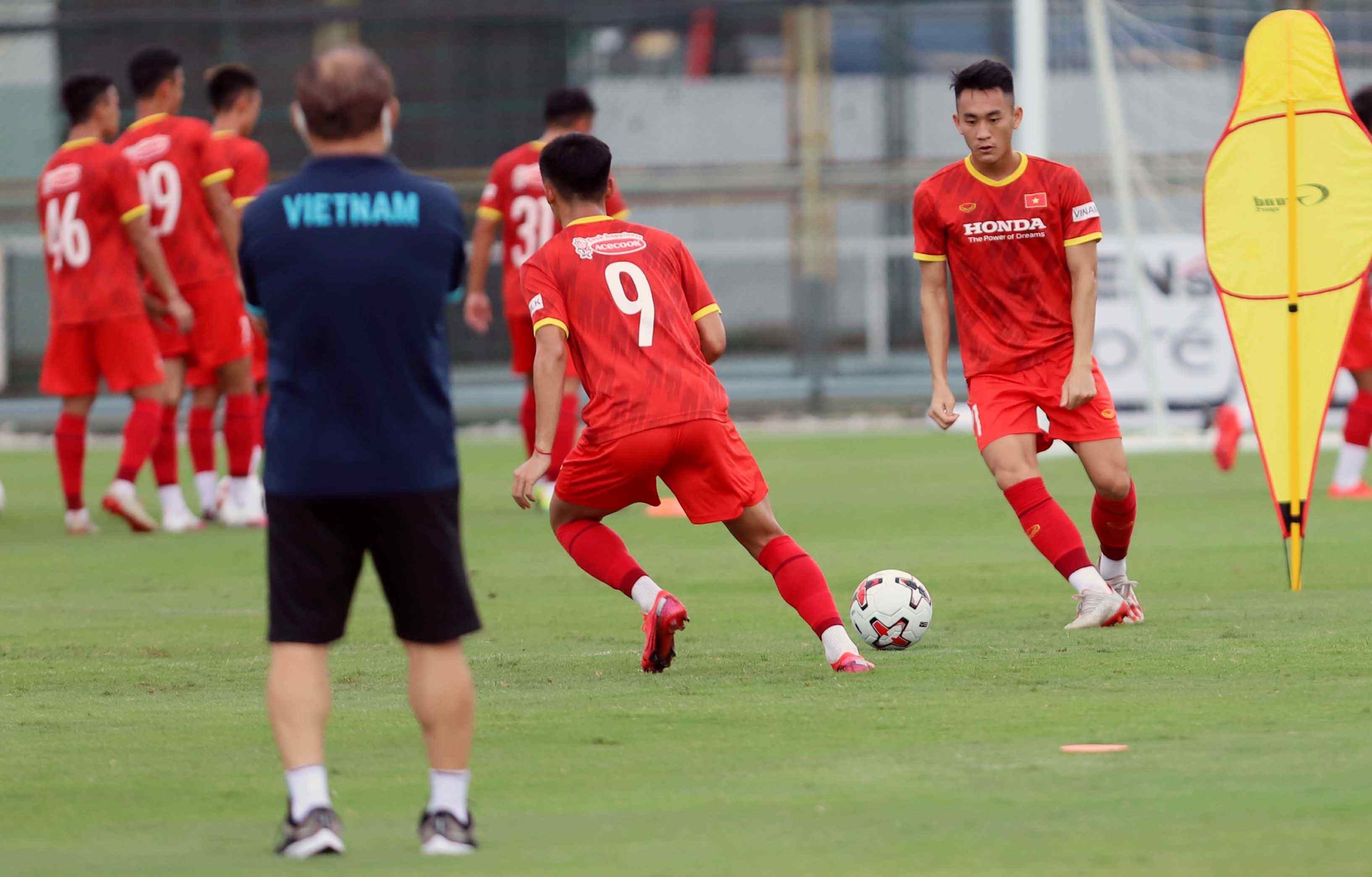 HLV Park Hang-seo giam sat doi U22 Viet Nam anh 3