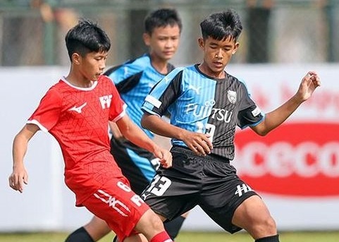 DKVD J1 League mo truong bong da o Binh Duong hinh anh