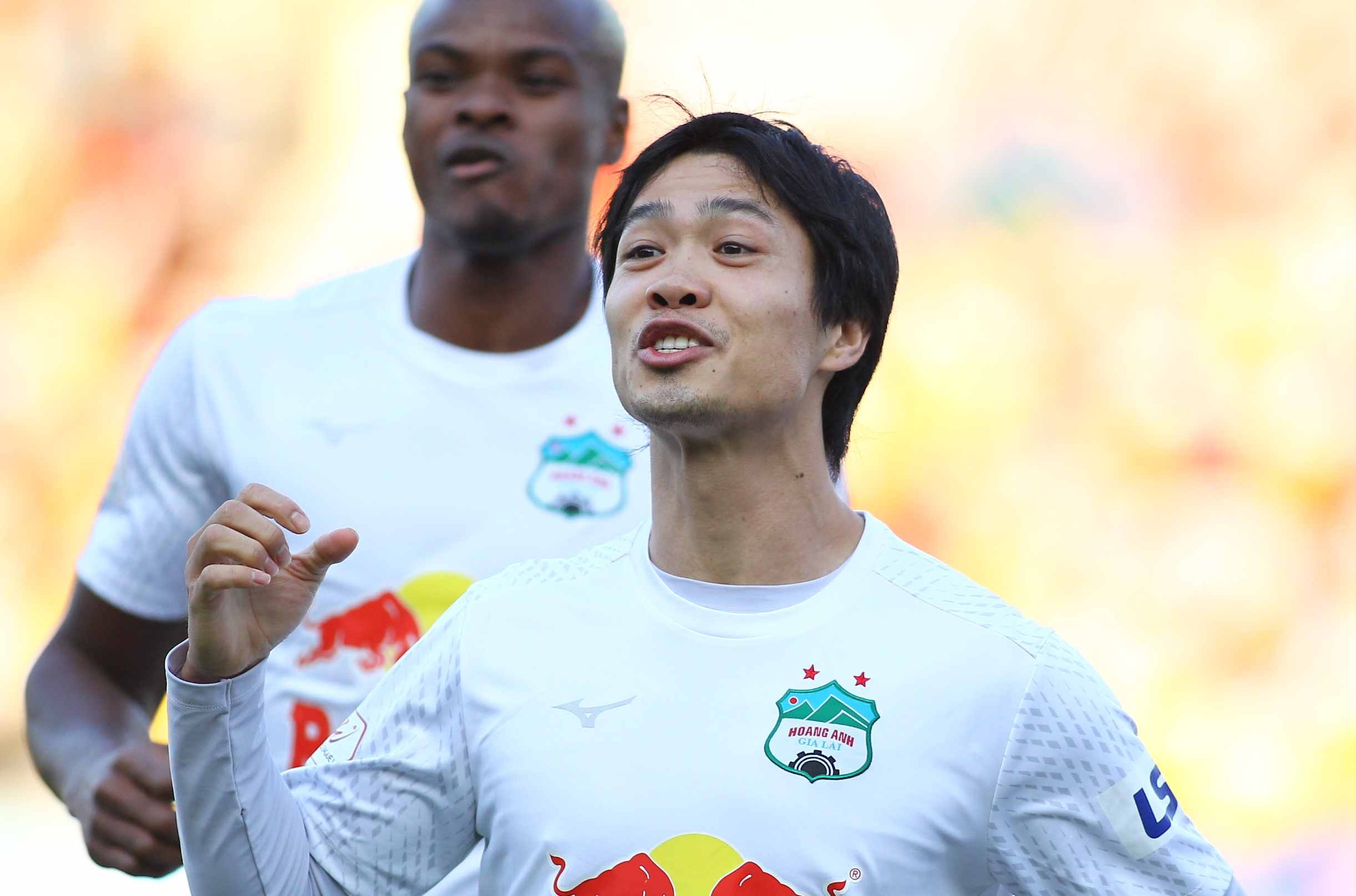 Bau Duc tuyen bo khong can vo dich V.League hinh anh