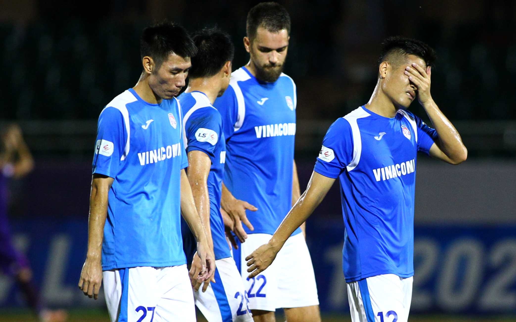 clb quang ninh sap giai the anh 2