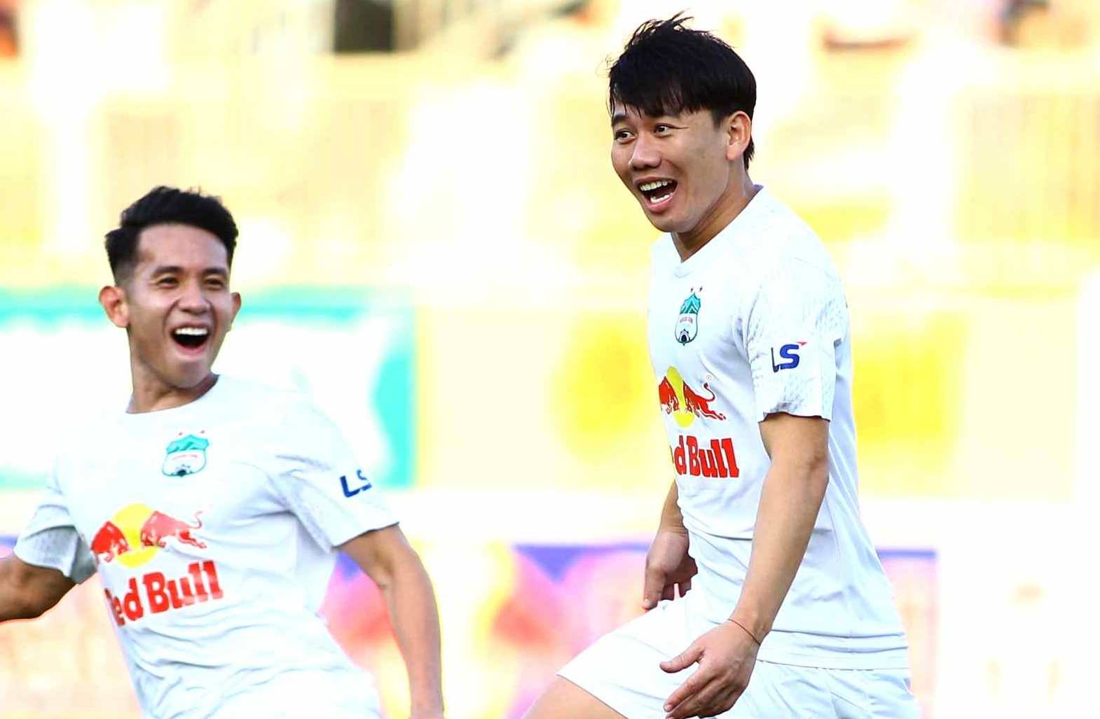 'Co che bong bong' cho V.League nhu tuyen Viet Nam? hinh anh