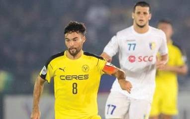 Tuyen thu Philippines solo ghi ban tu san nha hinh anh