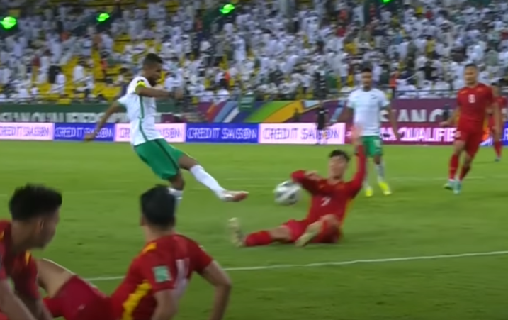 VAR thuong 'chong lai' tuyen Viet Nam anh 2