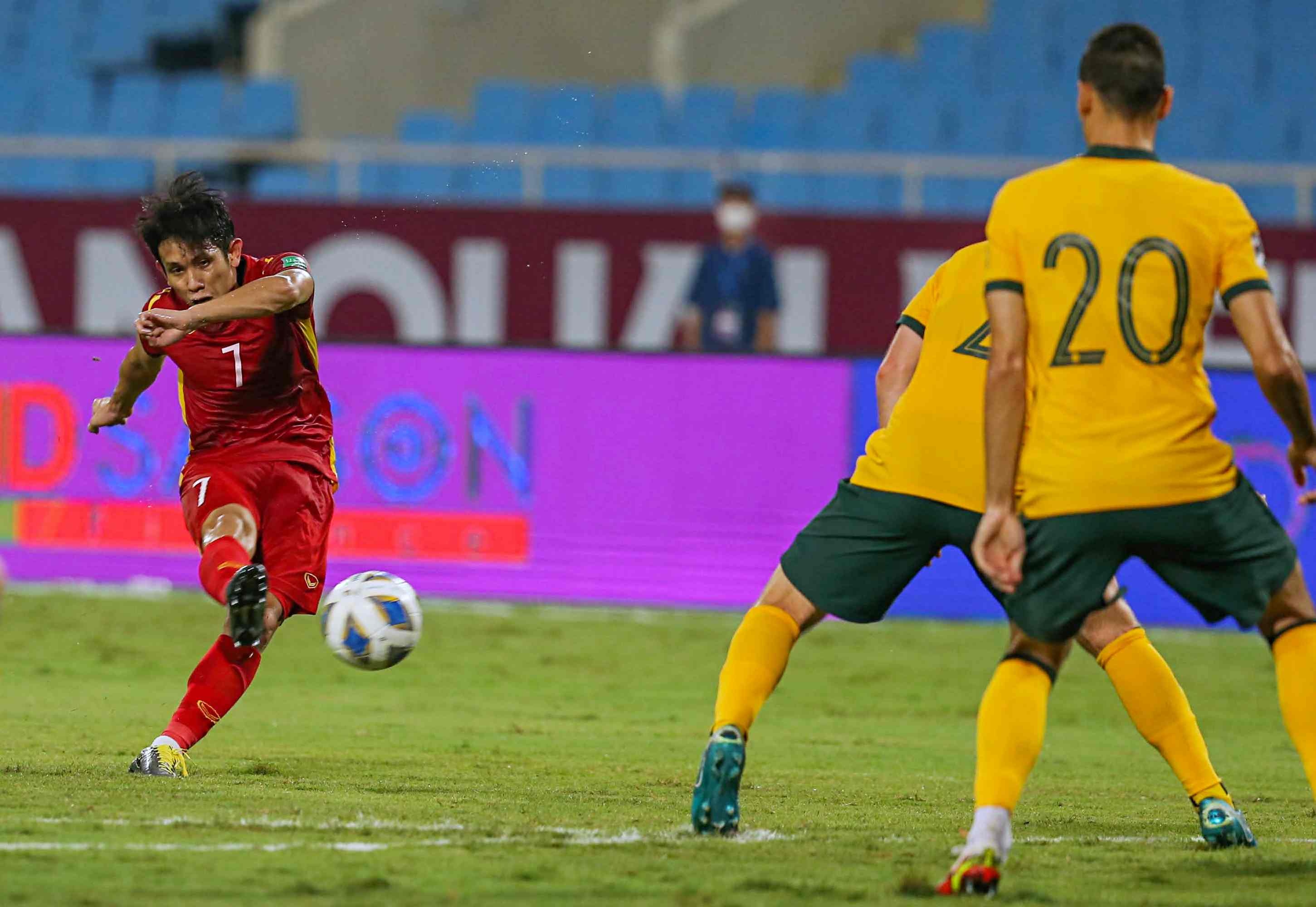 hau ve australia de bong cham tay anh 1