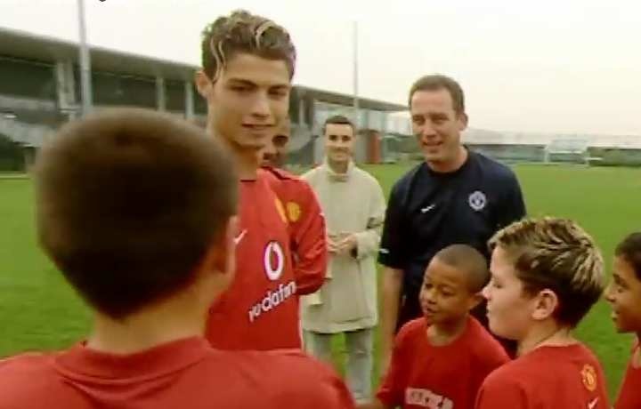 Thoi Ronaldo day Lingard cach di bong o MU hinh anh