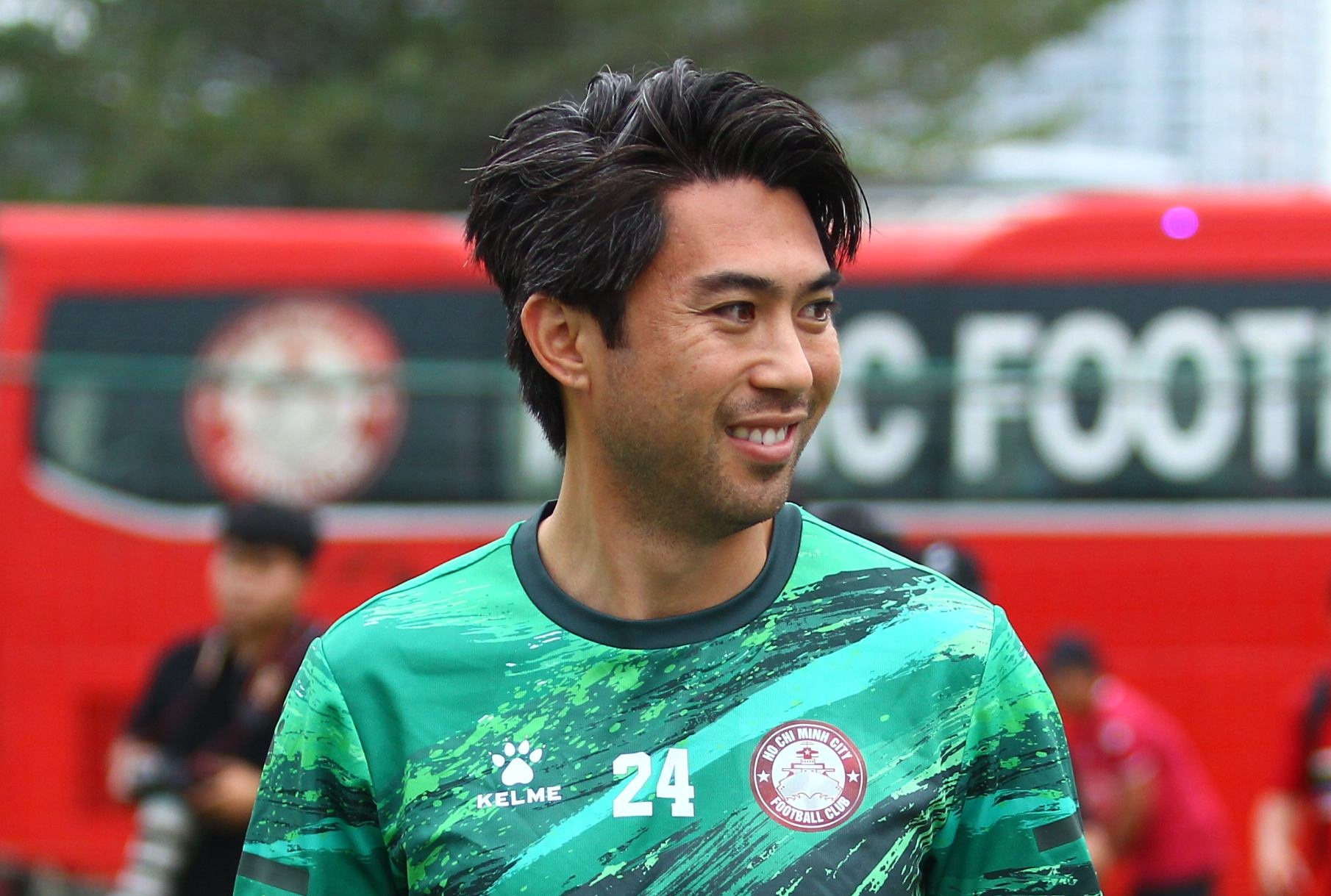 Lee Nguyen dam phan gia han voi CLB TP.HCM hinh anh