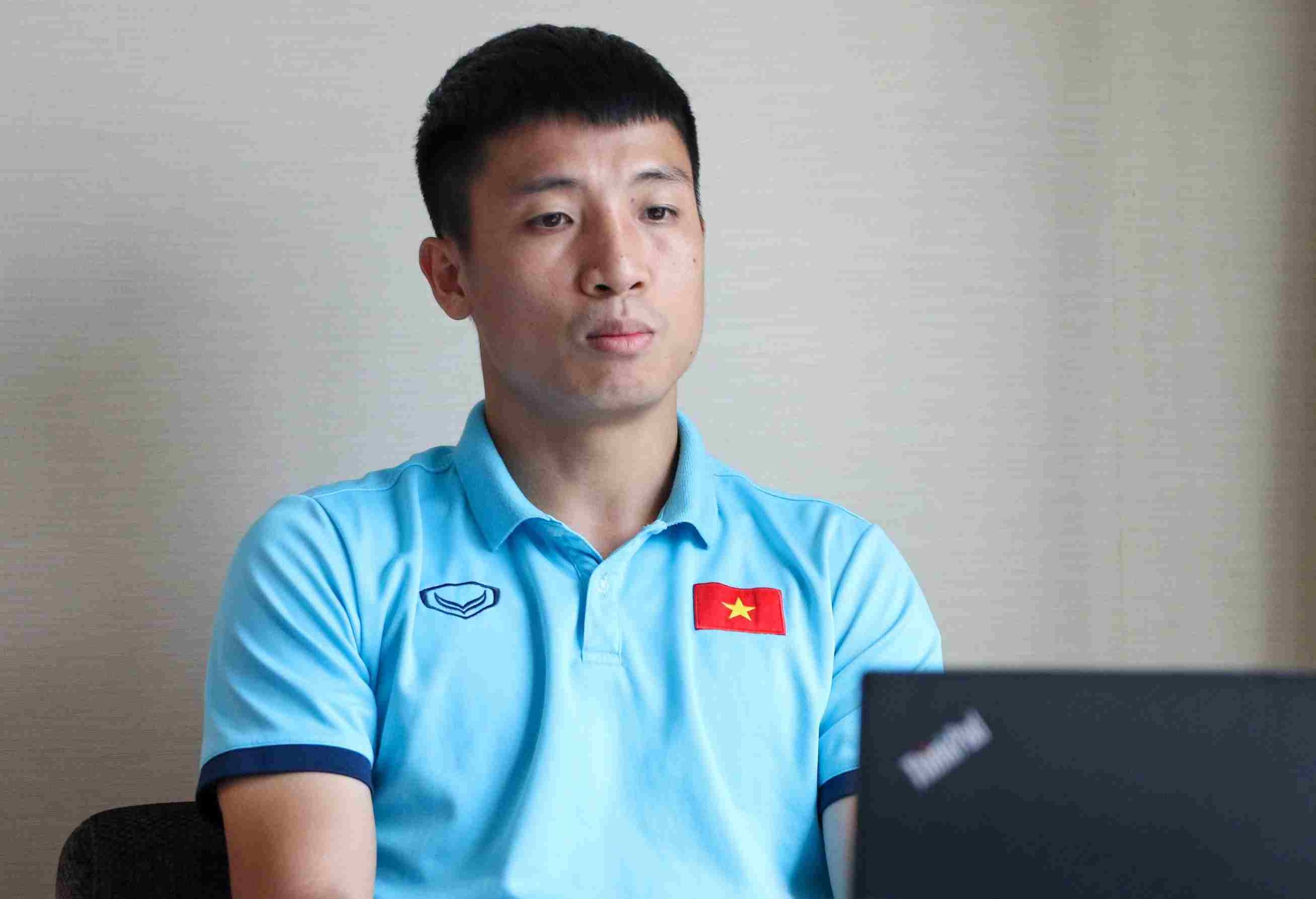 Bui Tien Dung khong kip sang Lao hinh anh