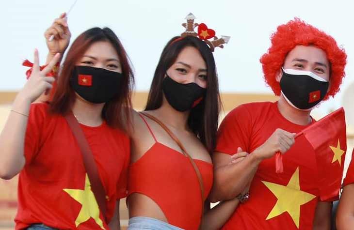 Tran tuyen Trung Quoc gap Viet Nam khong don khan gia den san hinh anh