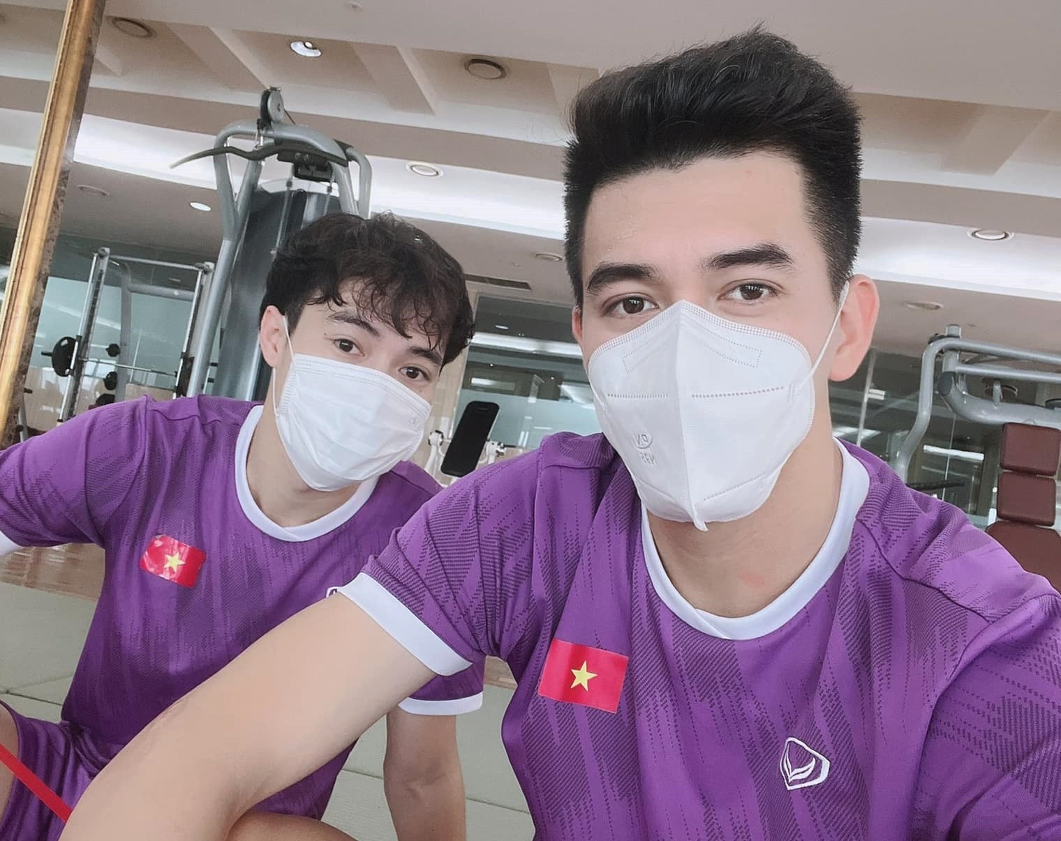 Tien Linh, Van Toan tro lai khach san tuyen Viet Nam hinh anh