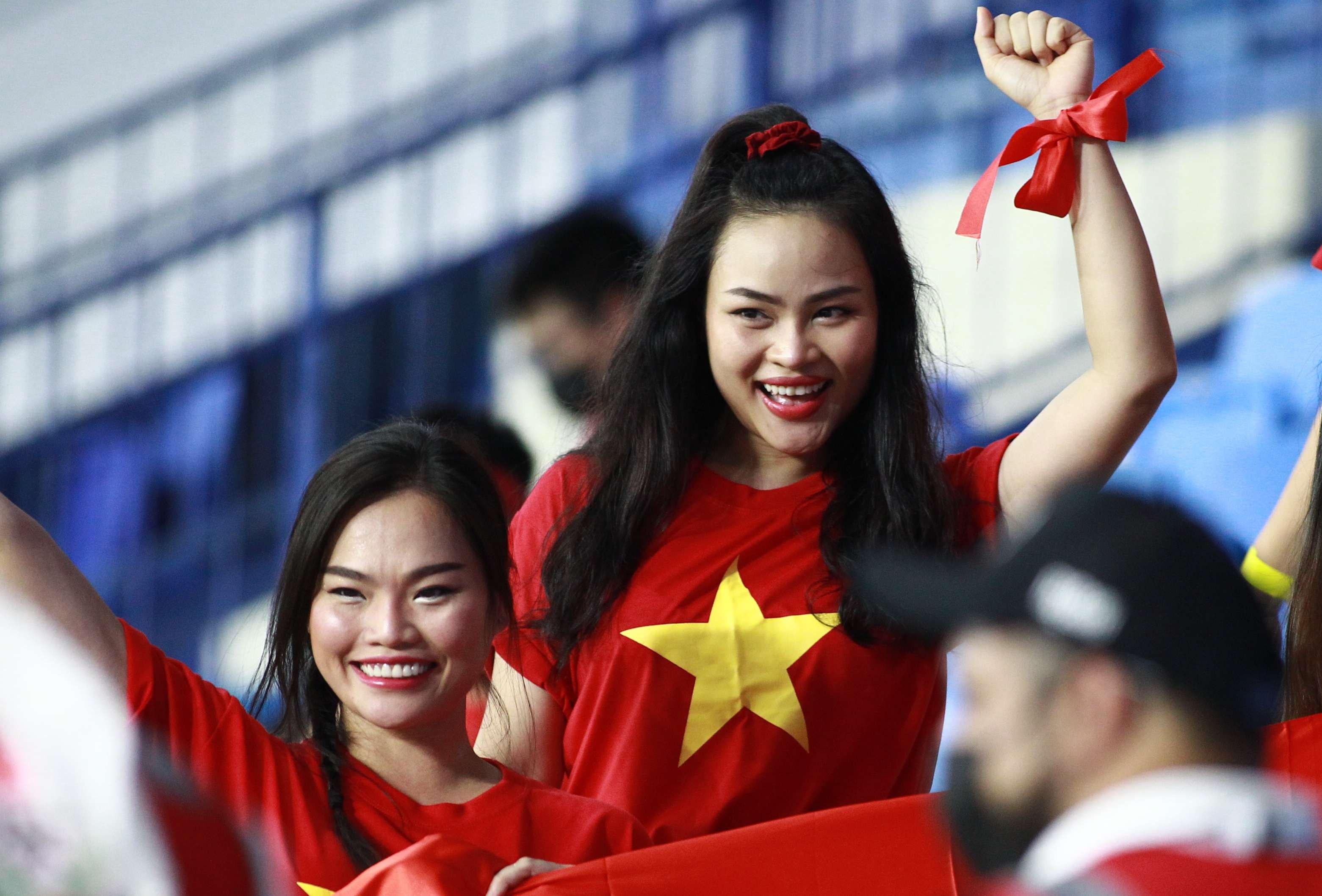 Oman ban them ve tran gap tuyen Viet Nam cho CDV hinh anh