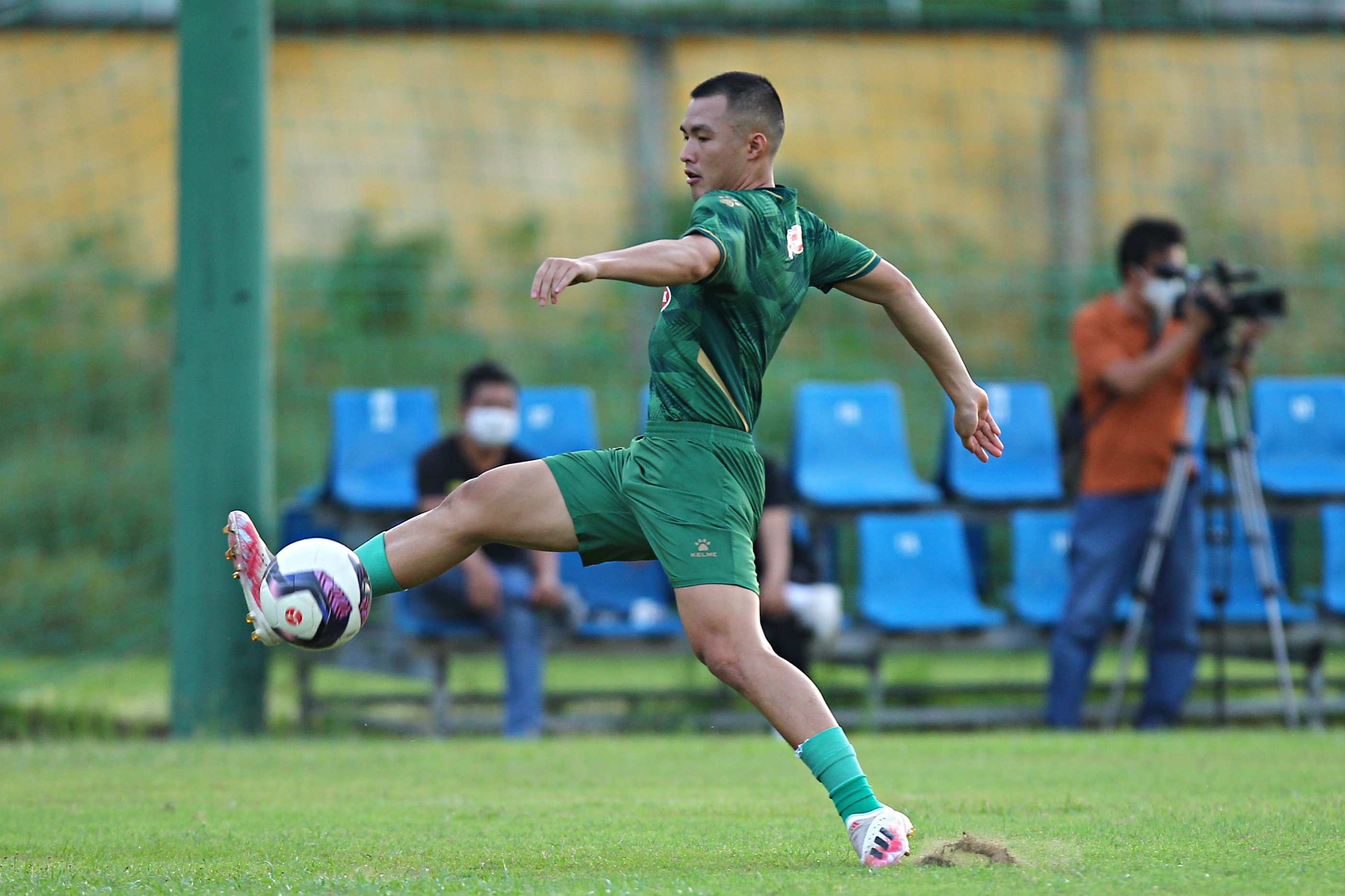 clb tp.hcm hoi quan anh 6