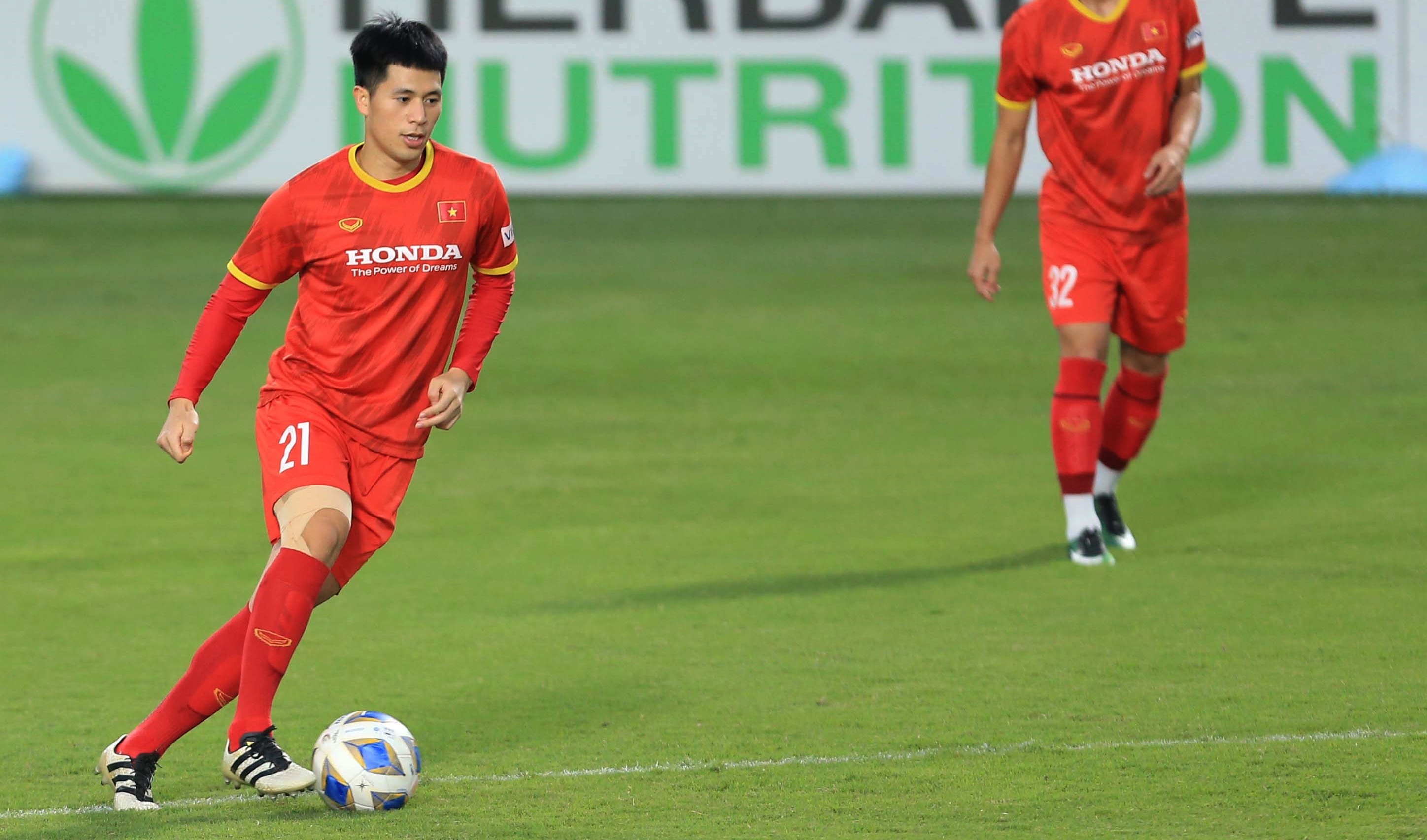 dinh trong danh gia minamino anh 1