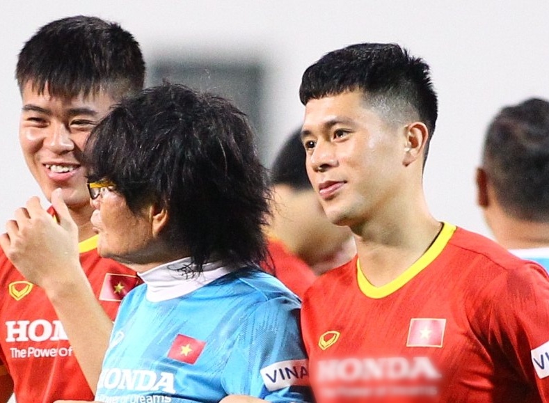 Tuyen Viet Nam huy tran giao huu voi CLB TP.HCM hinh anh
