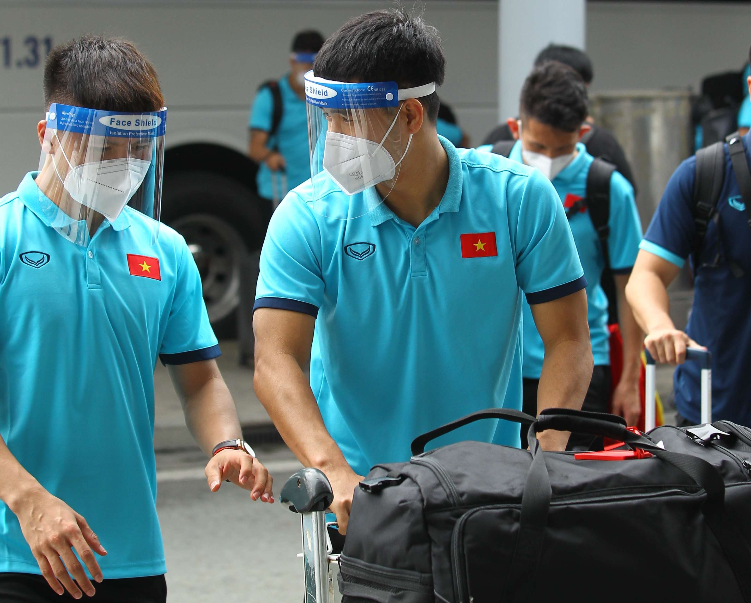 Tuyen Viet Nam huy tap, len duong di Singapore du AFF Cup hinh anh