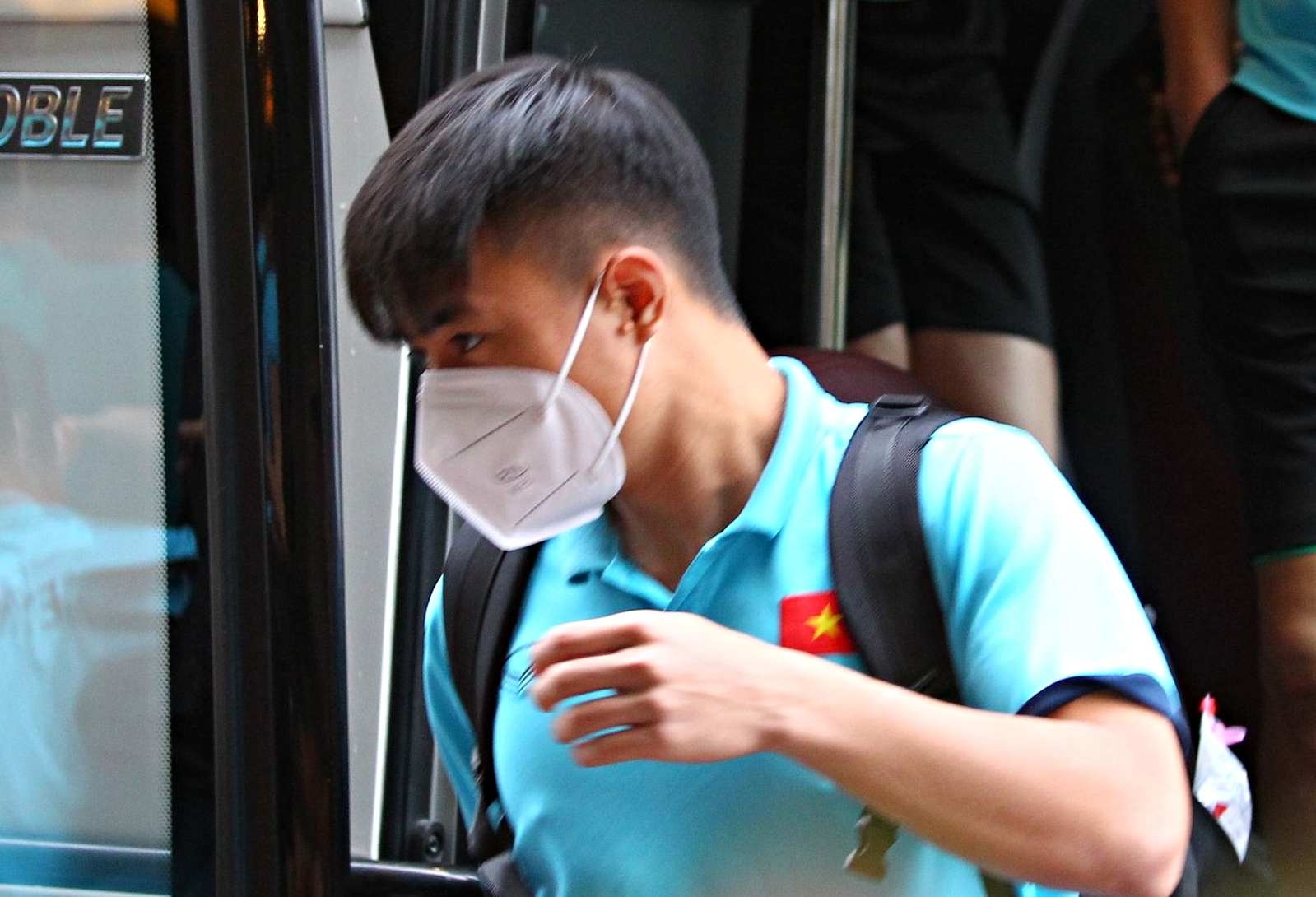 Ly Cong Hoang Anh co mat o Singapore du AFF Cup hinh anh