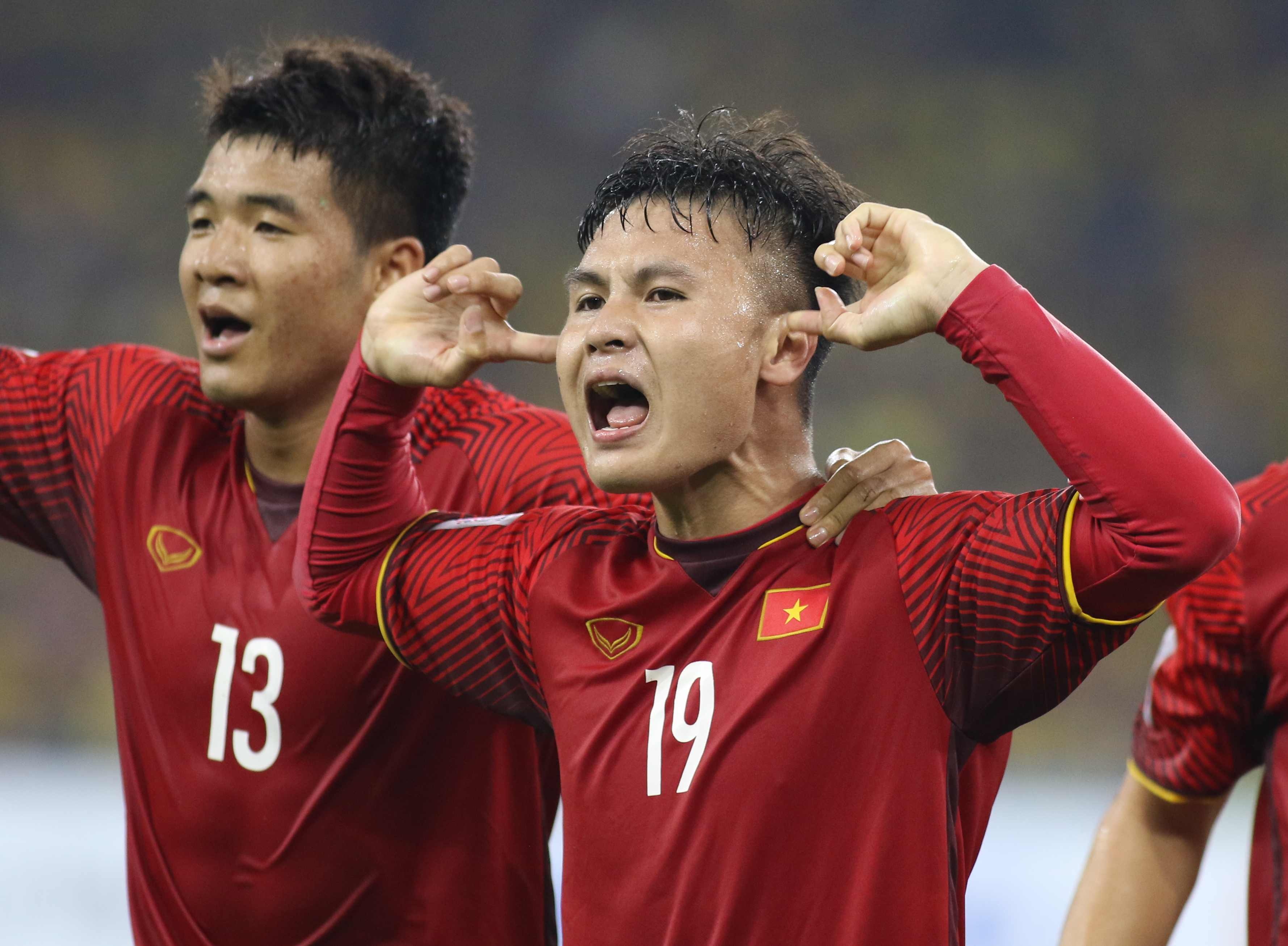 quang hai noi gi ve malaysia anh 1