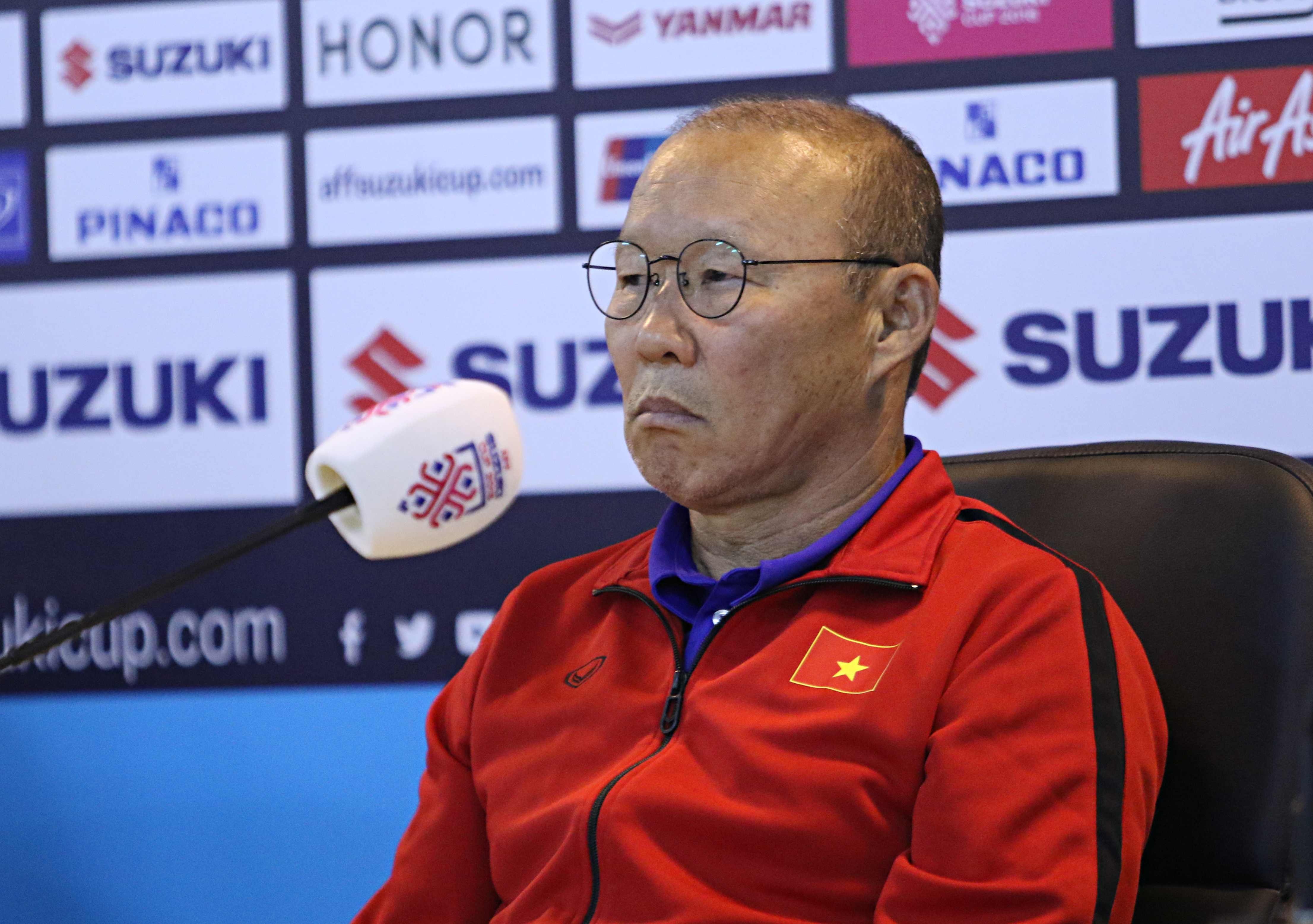 HLV Park: 'Cong Phuong xin roi san do bi chan thuong' hinh anh