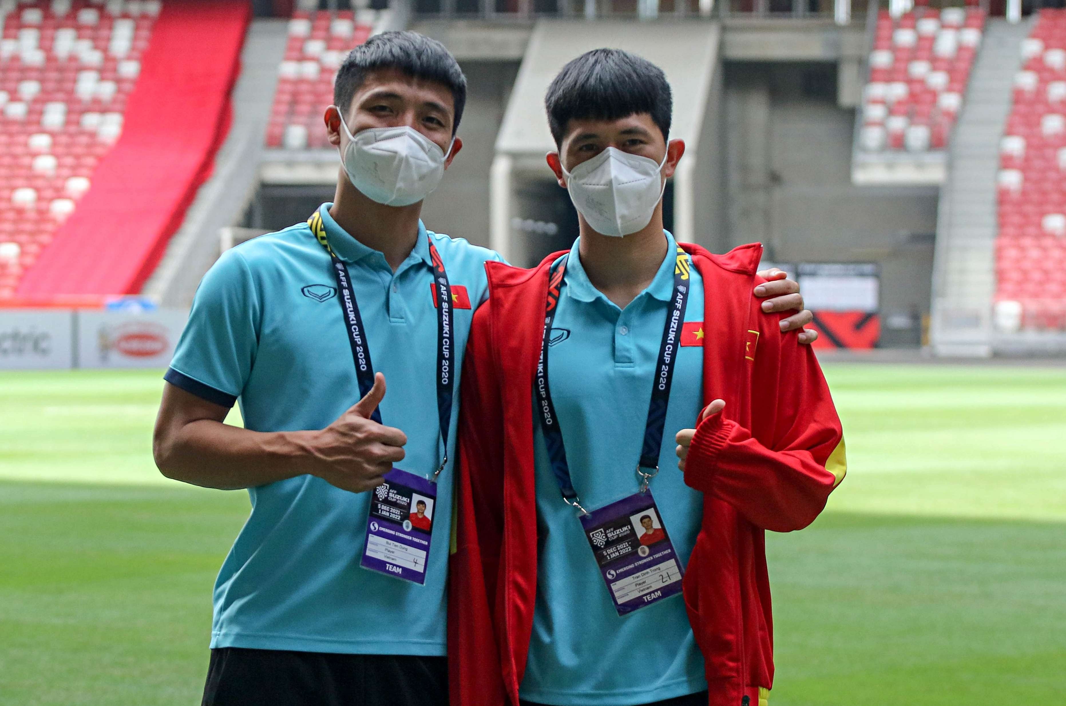 Thay tro HLV Park lam quen san o tran gap Thai Lan hinh anh