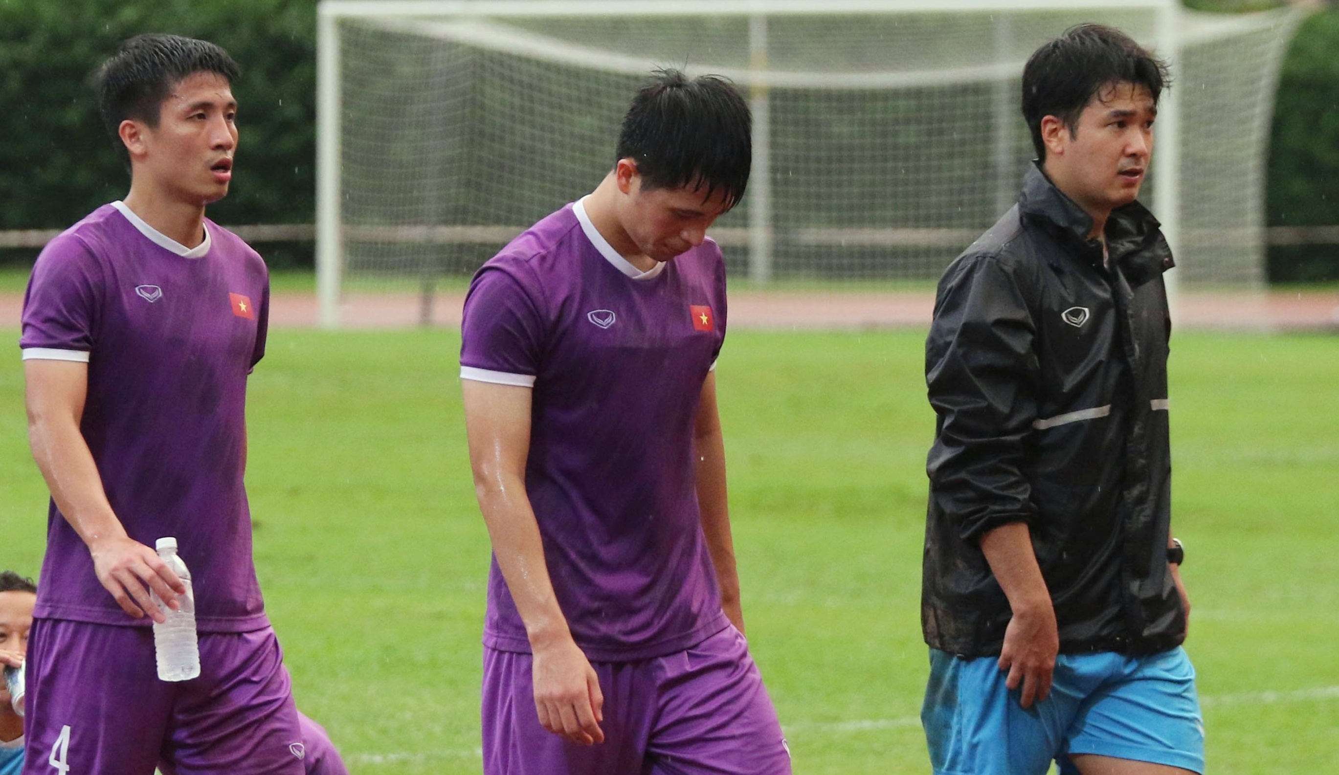 Tien Dung va Dinh Trong tro lai truoc ban ket luot ve hinh anh