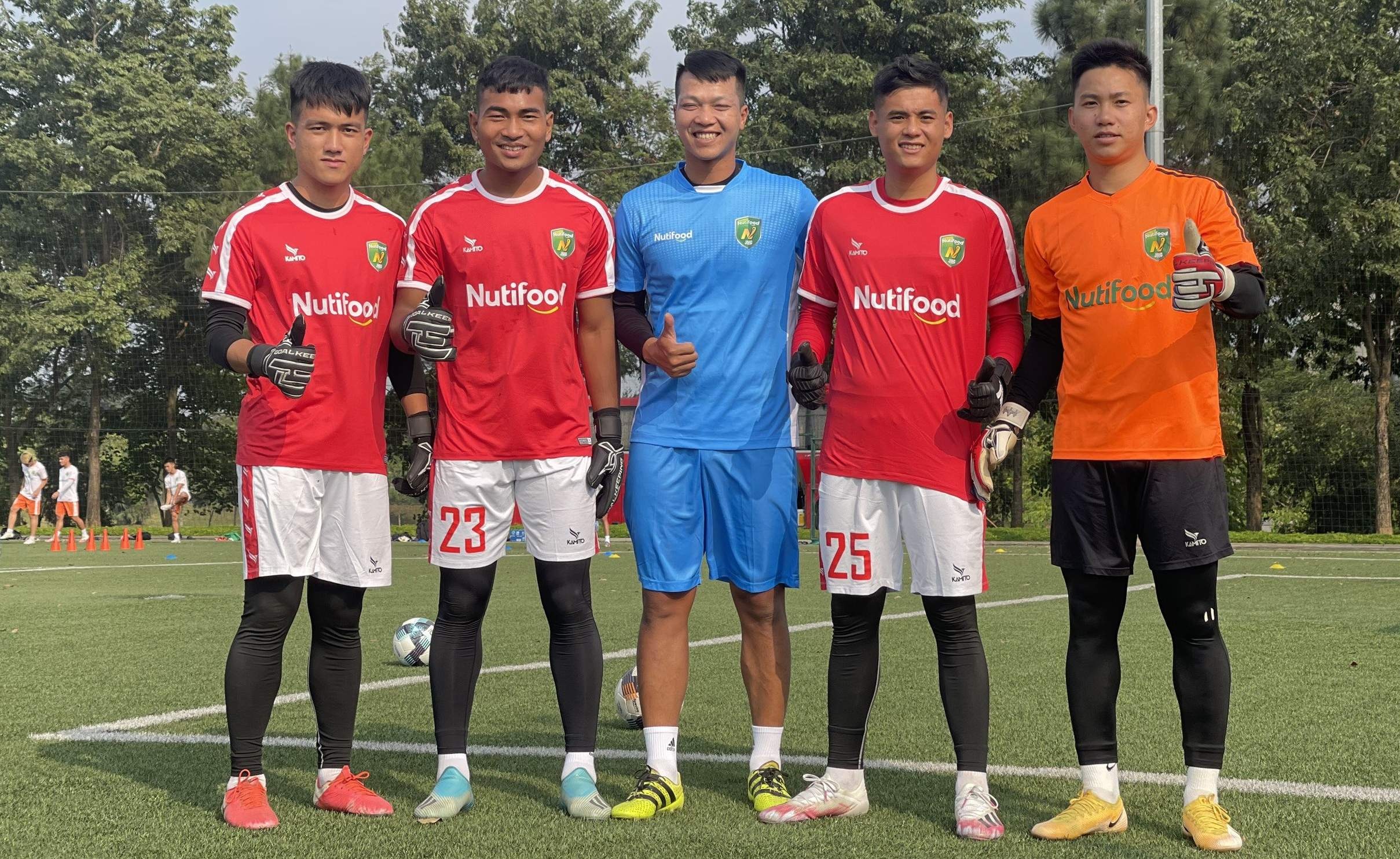 Cuu hoc vien HAGL-JMG noi nghiep HLV Graechen hinh anh