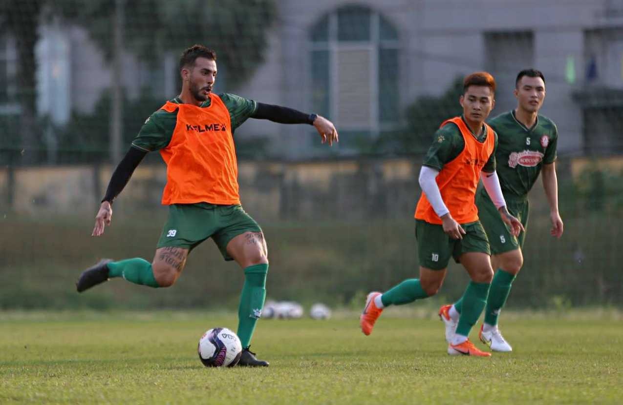 tien ve brazil thay the lee nguyen, anh 1