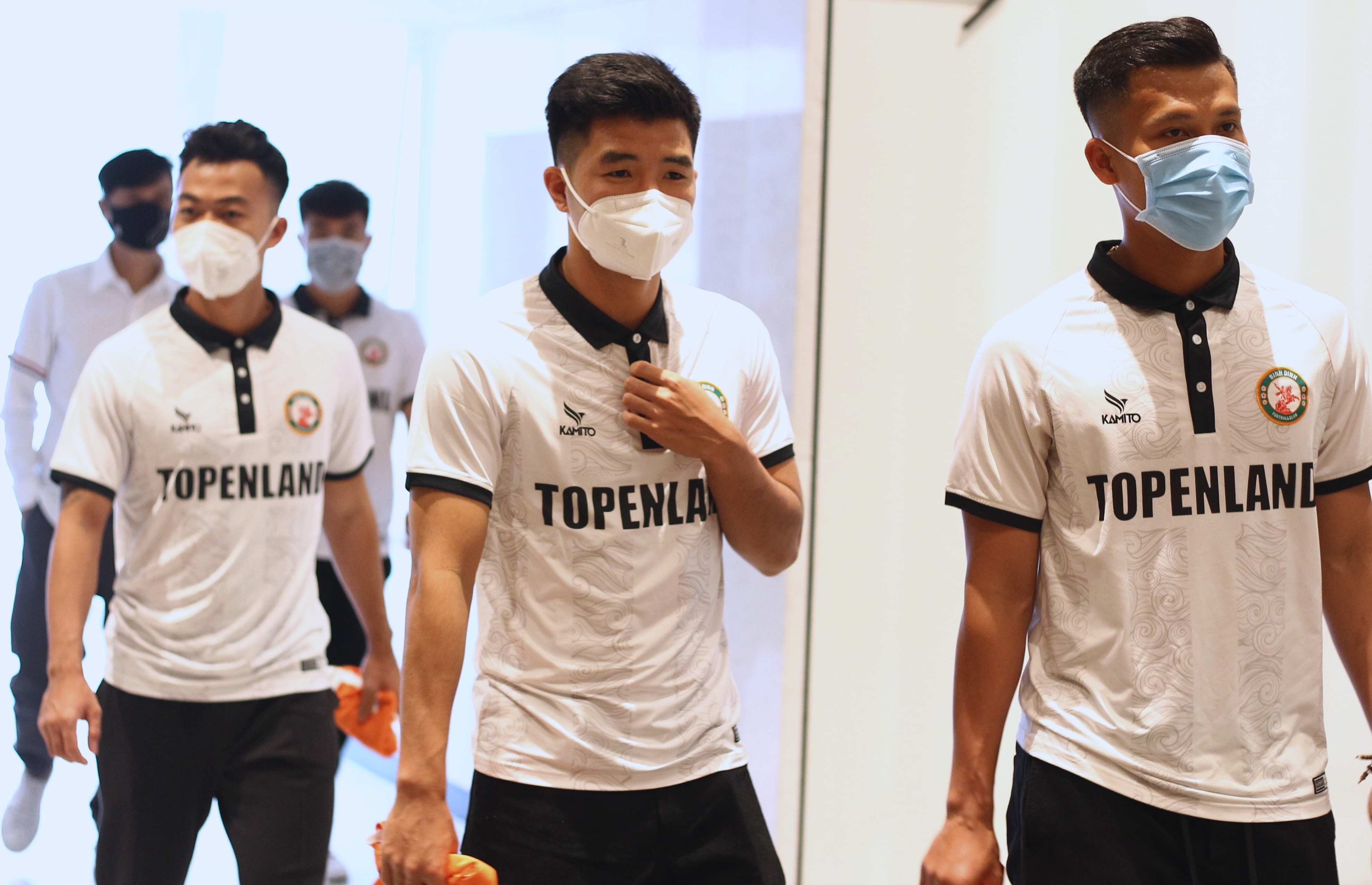 CLB Binh Dinh ra mat hang chuc tan binh anh 1