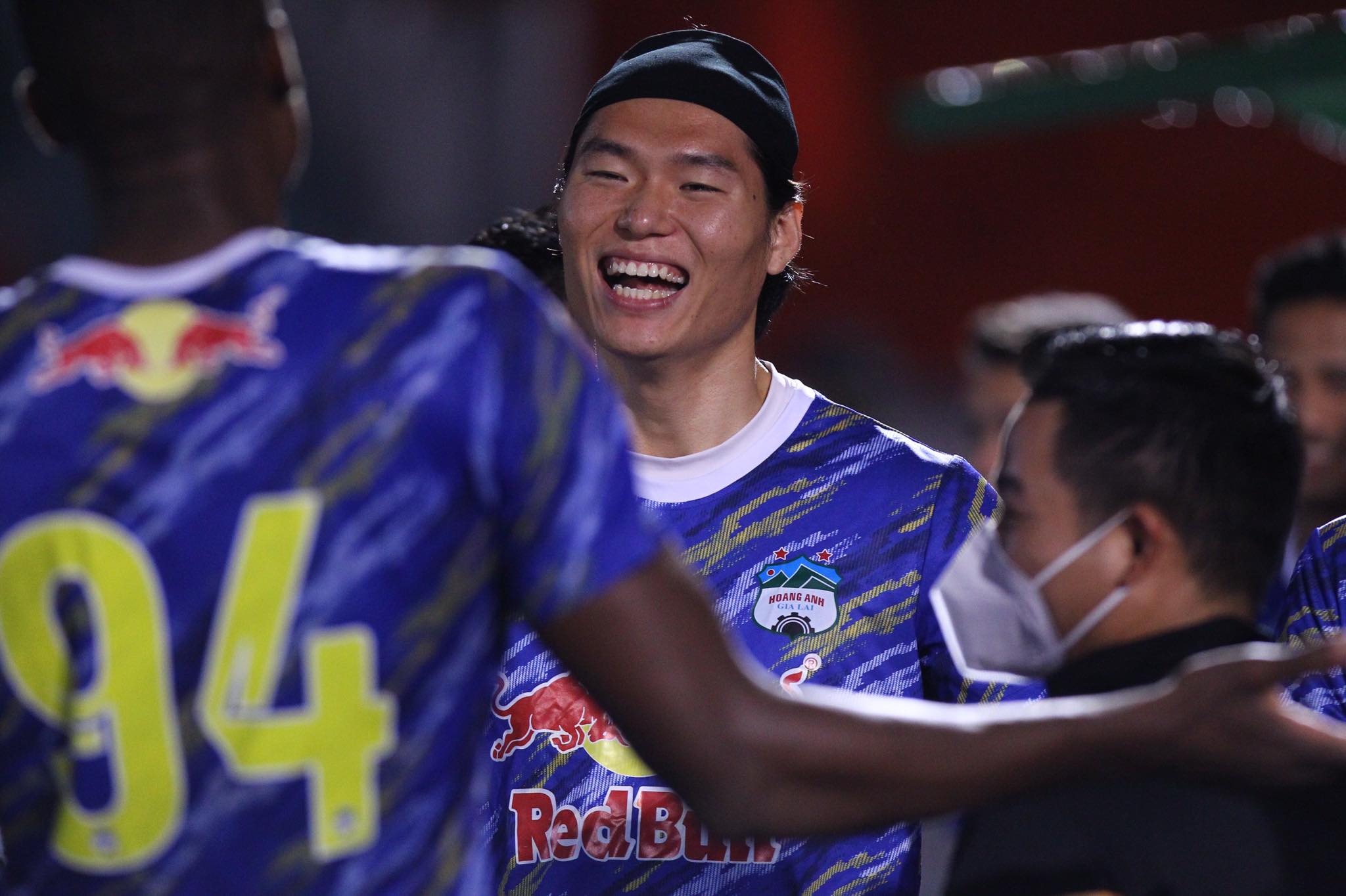 Kiatisuk: 'HAGL chua lam gi lon lao du nang cup' hinh anh