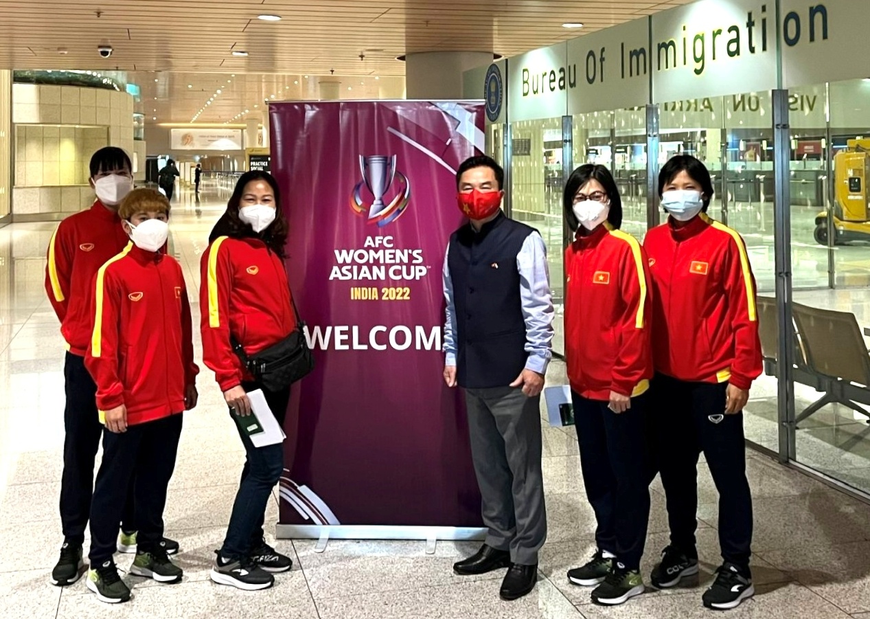 2 thanh vien tuyen nu ket o tay ban nha anh 1