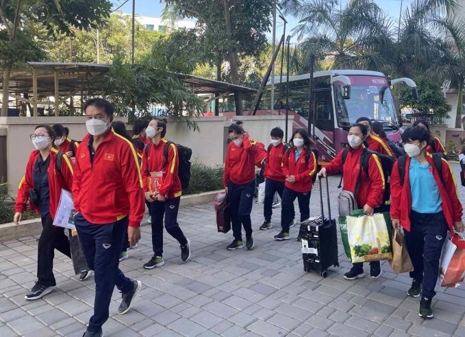 Tuyen nu Viet Nam phai doi khach san o An Do hinh anh