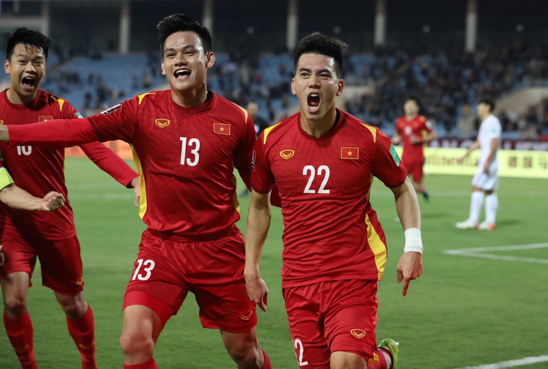 Tien Linh ap sat thanh tich cua Wu Lei anh 1