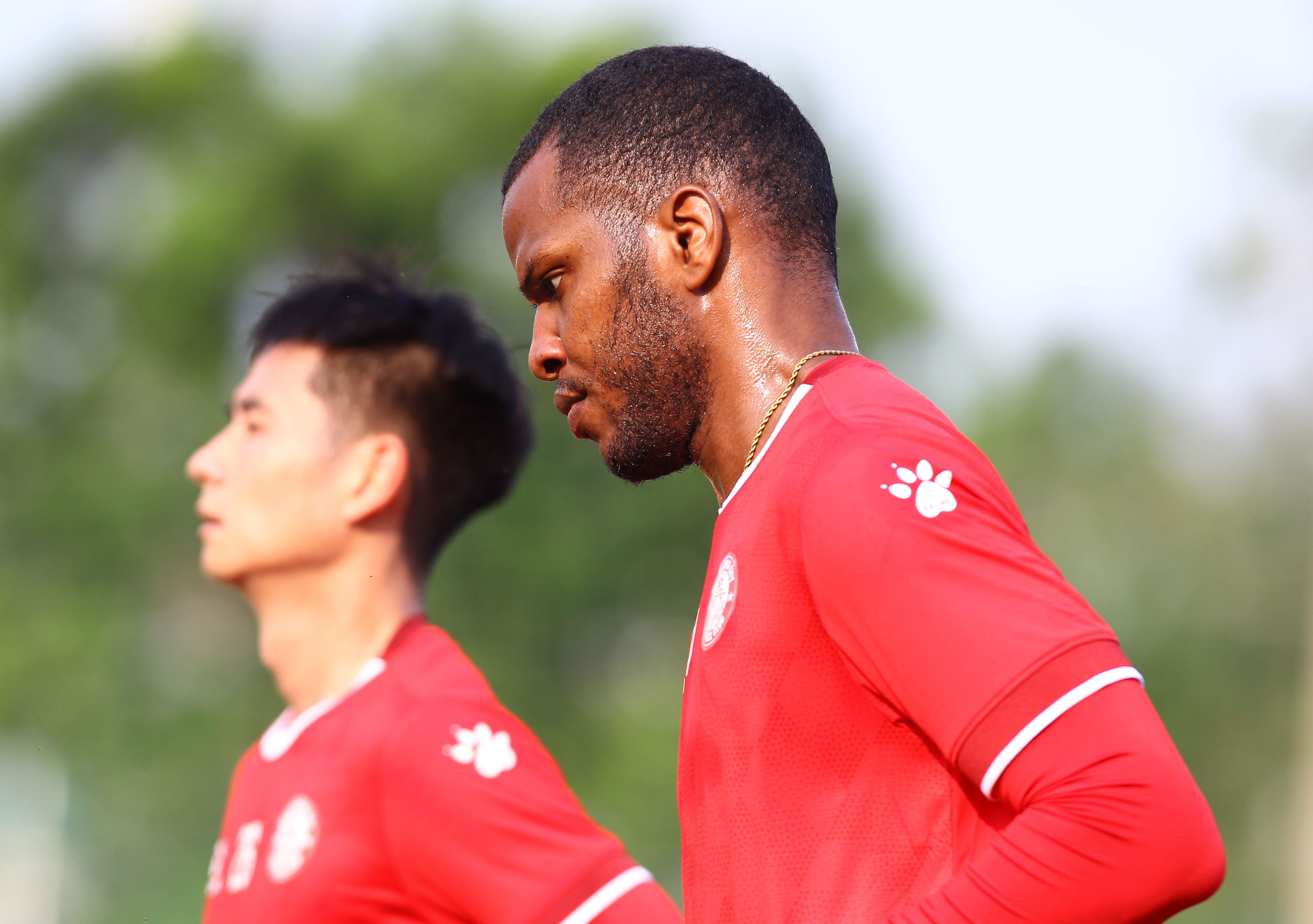 Ngoai binh Panama ra mat CLB TP.HCM hinh anh