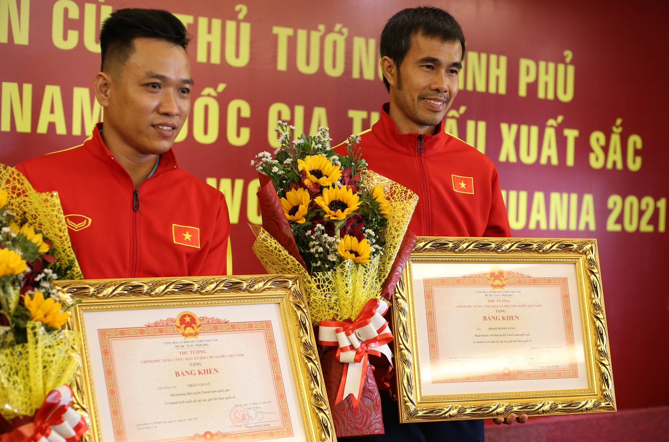 Futsal Viet Nam nhan bang khen cua Thu tuong hinh anh