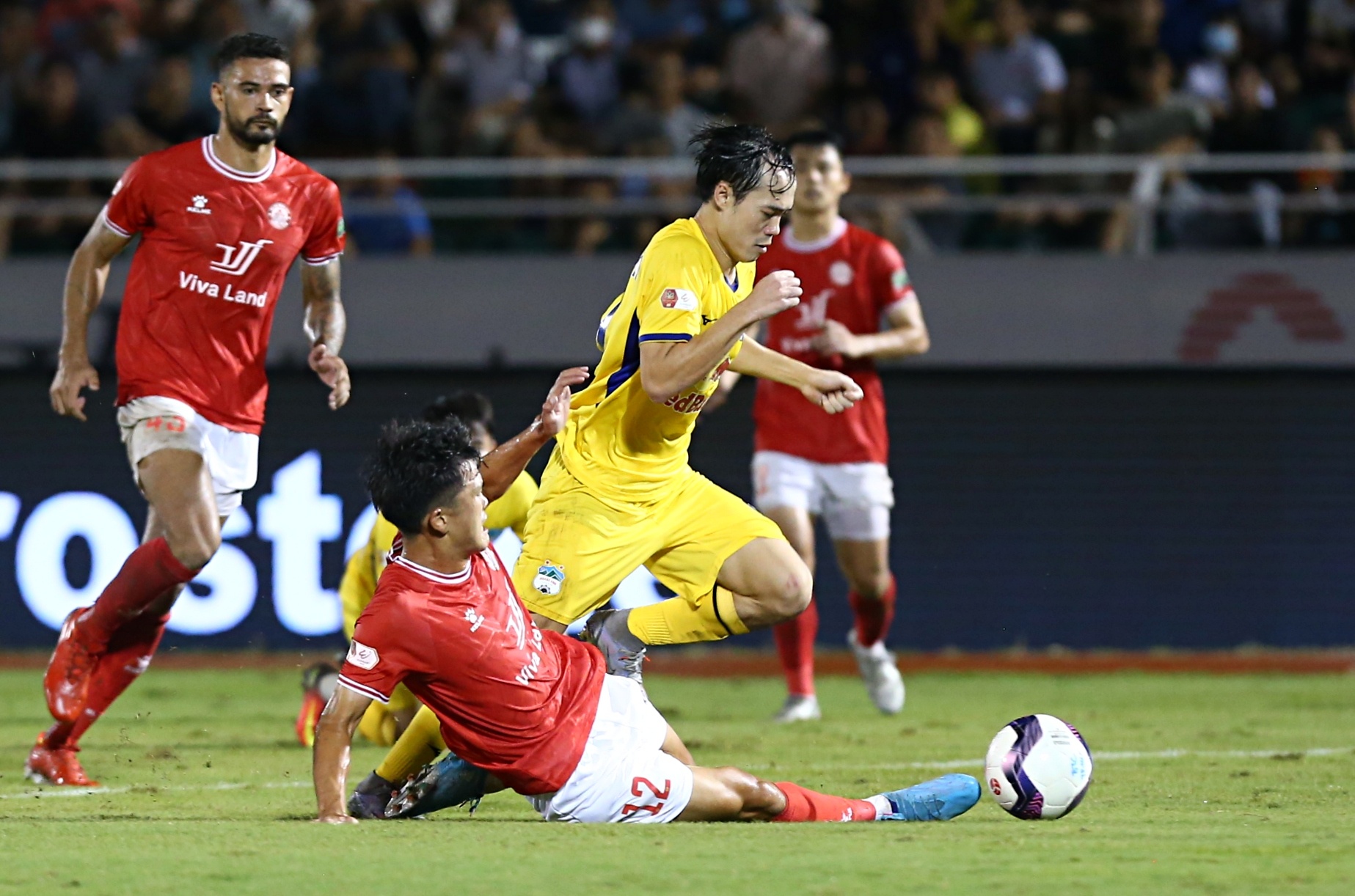 Van Toan khong duoc da phat den anh 1