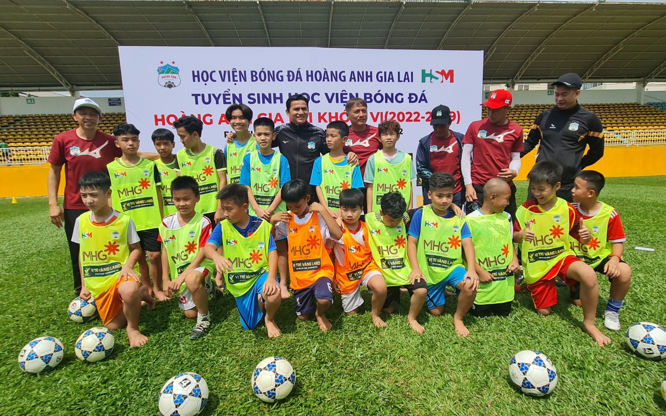 Kiatisuk tim duoc 16 tai nang tre cho HAGL anh 1