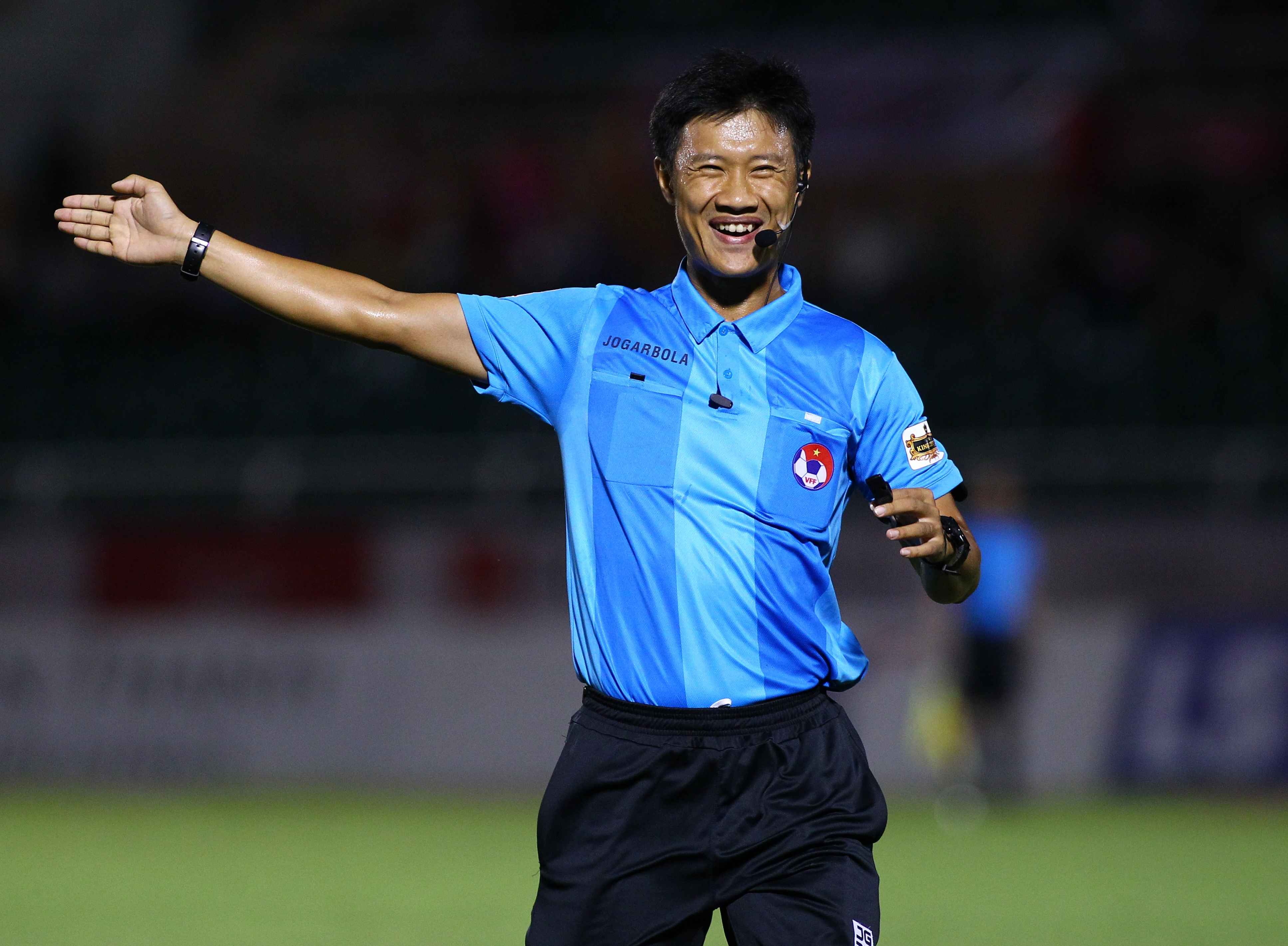 V.League 2022 co them mot trong tai FIFA anh 1