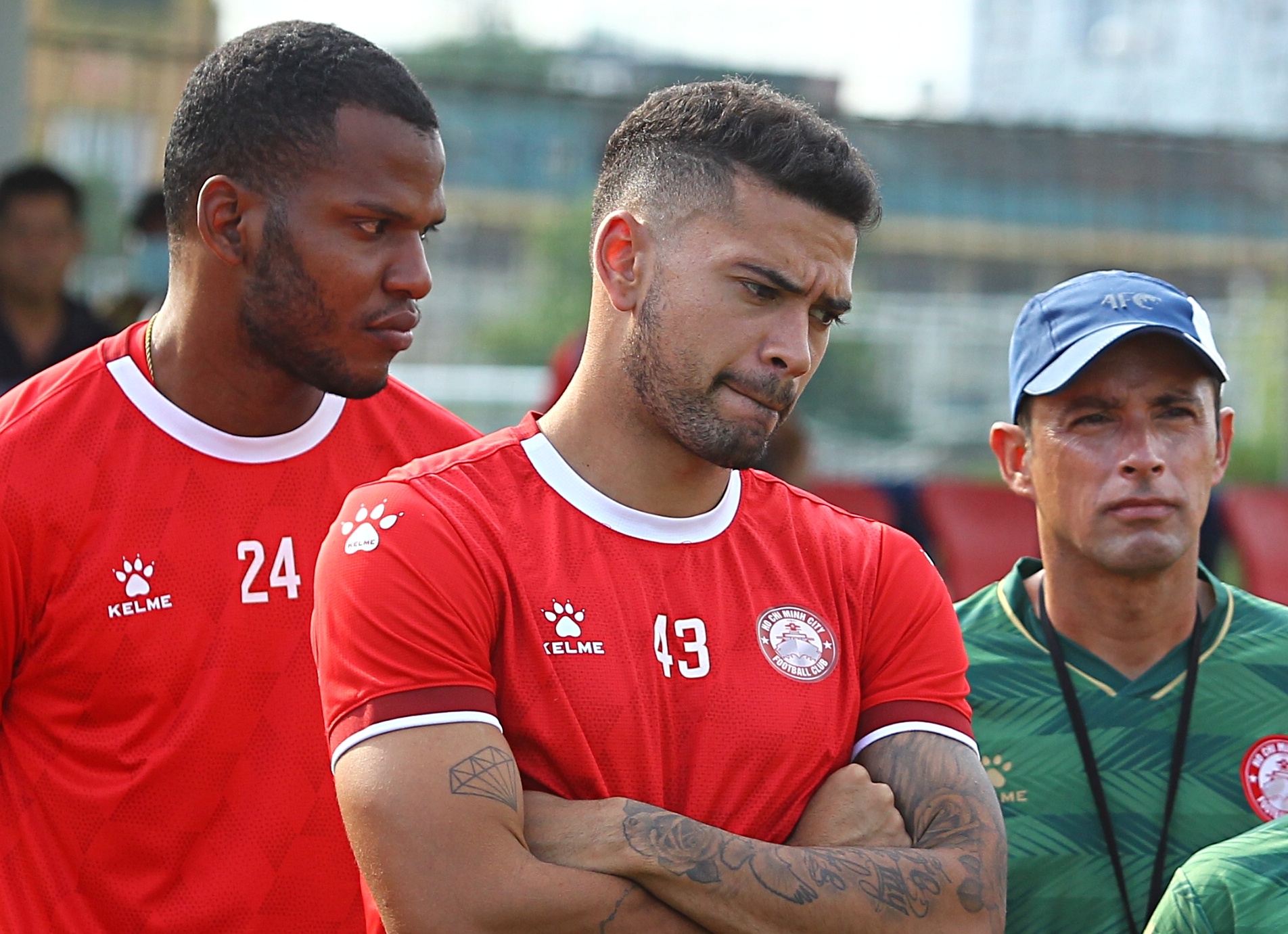 CLB TP.HCM dan xep lum xum tien bac voi cau thu hinh anh