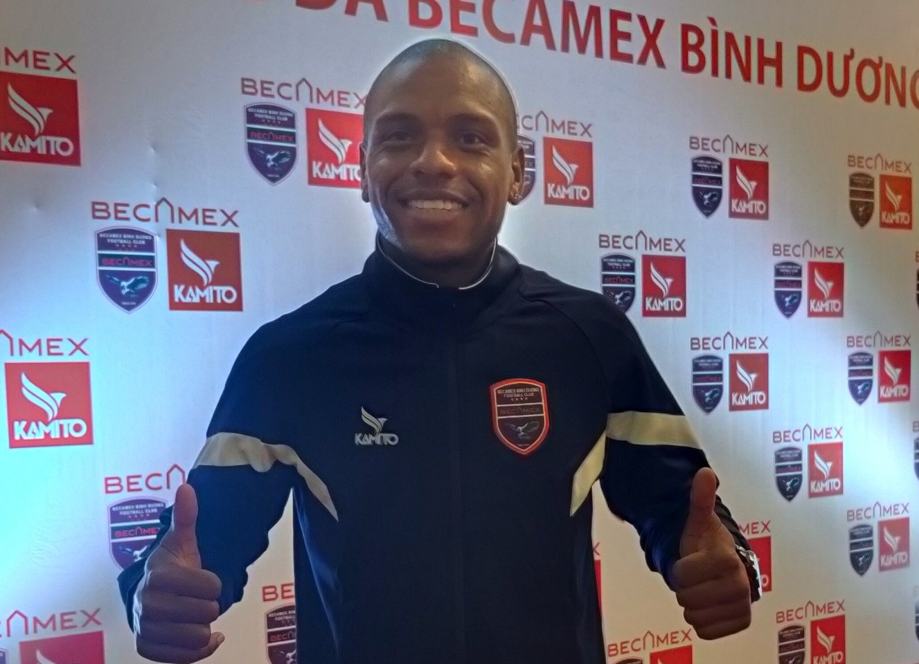 Tranh chap ngoai binh cua CLB Binh Duong anh 1