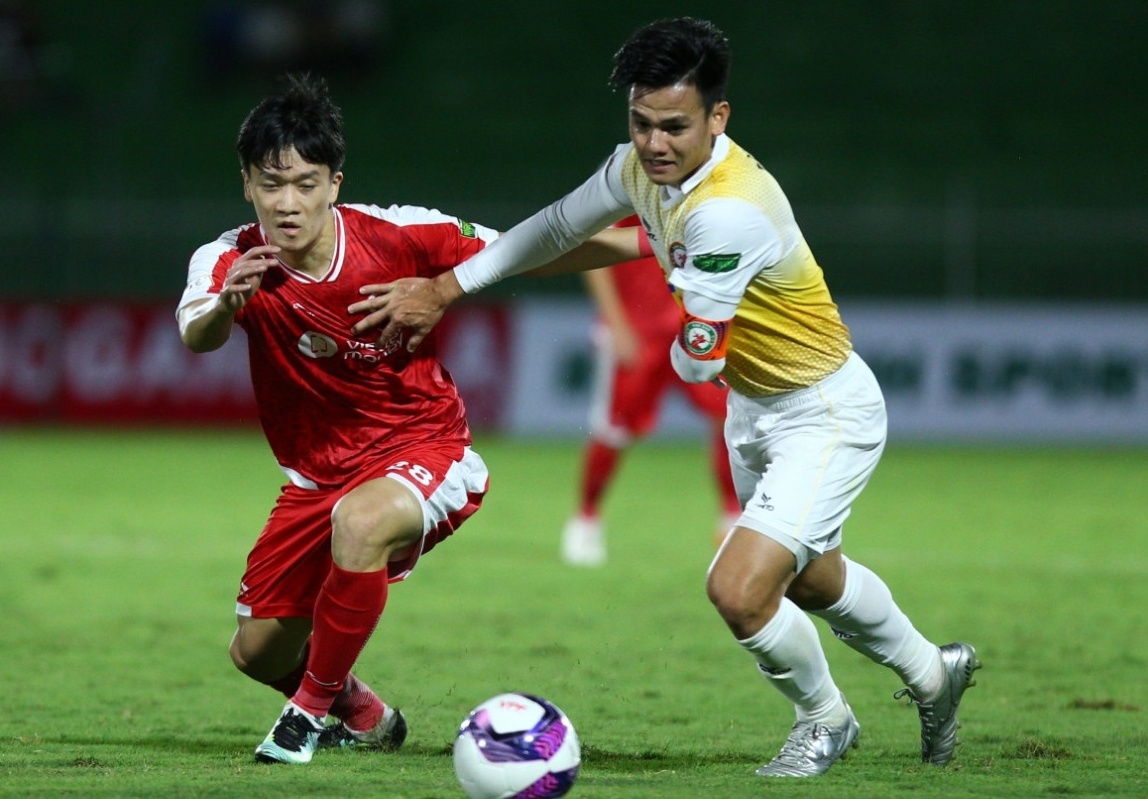 HLV Truong Viet Hoang: Viettel chi muon lay 1 diem truoc Binh Dinh hinh anh