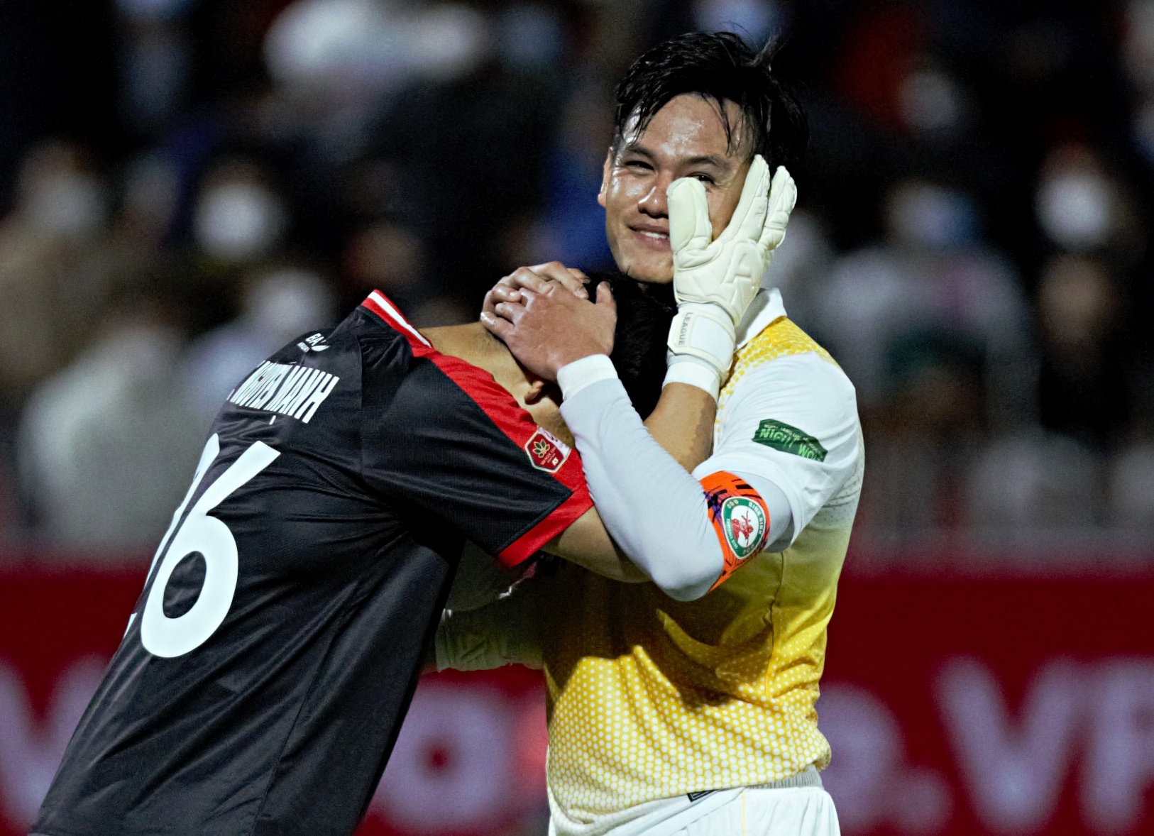 Nguyen Manh khien doi thu than phuc hinh anh