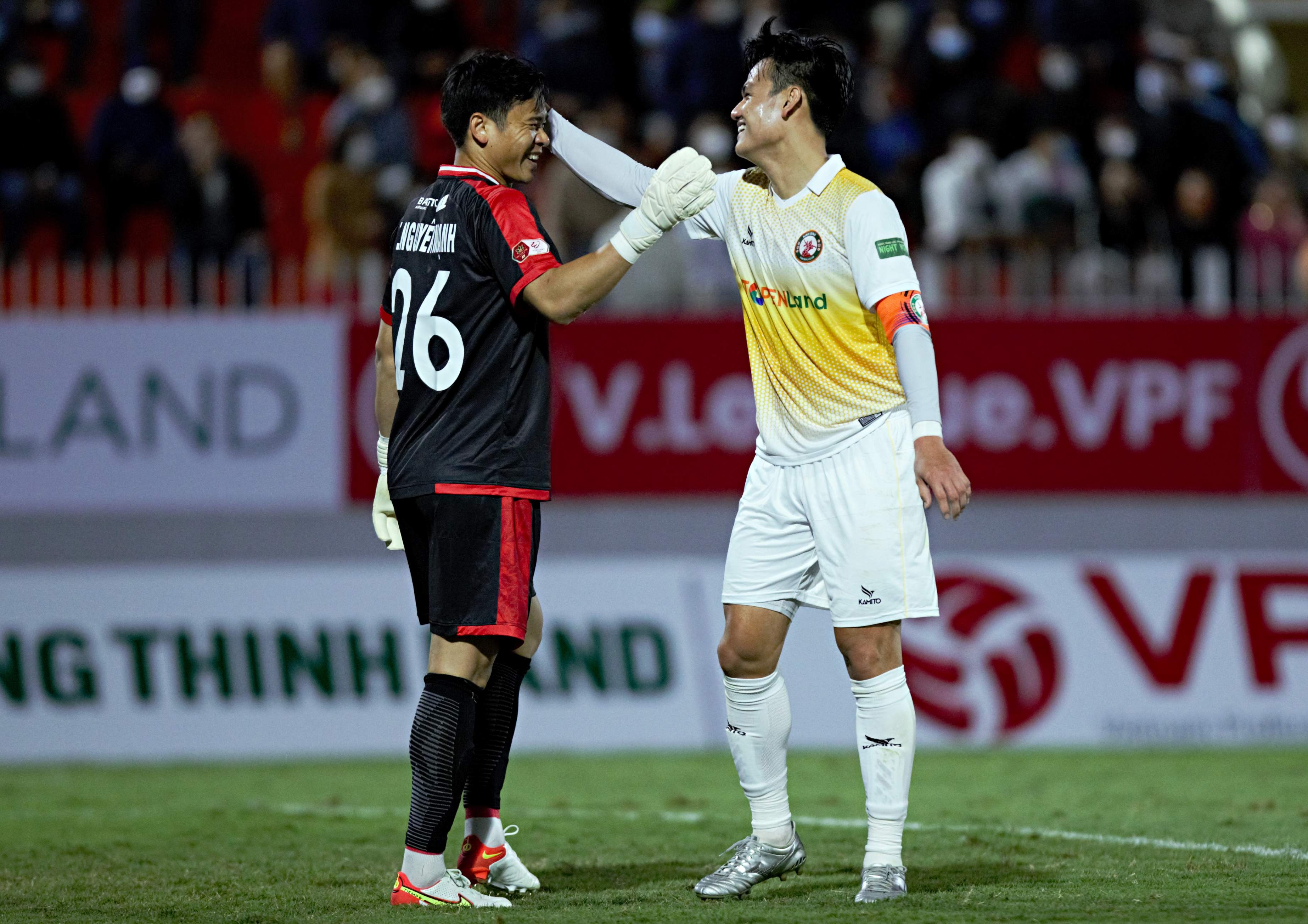 Nguyen Manh khien doi thu than phuc pha cuu thua anh 1