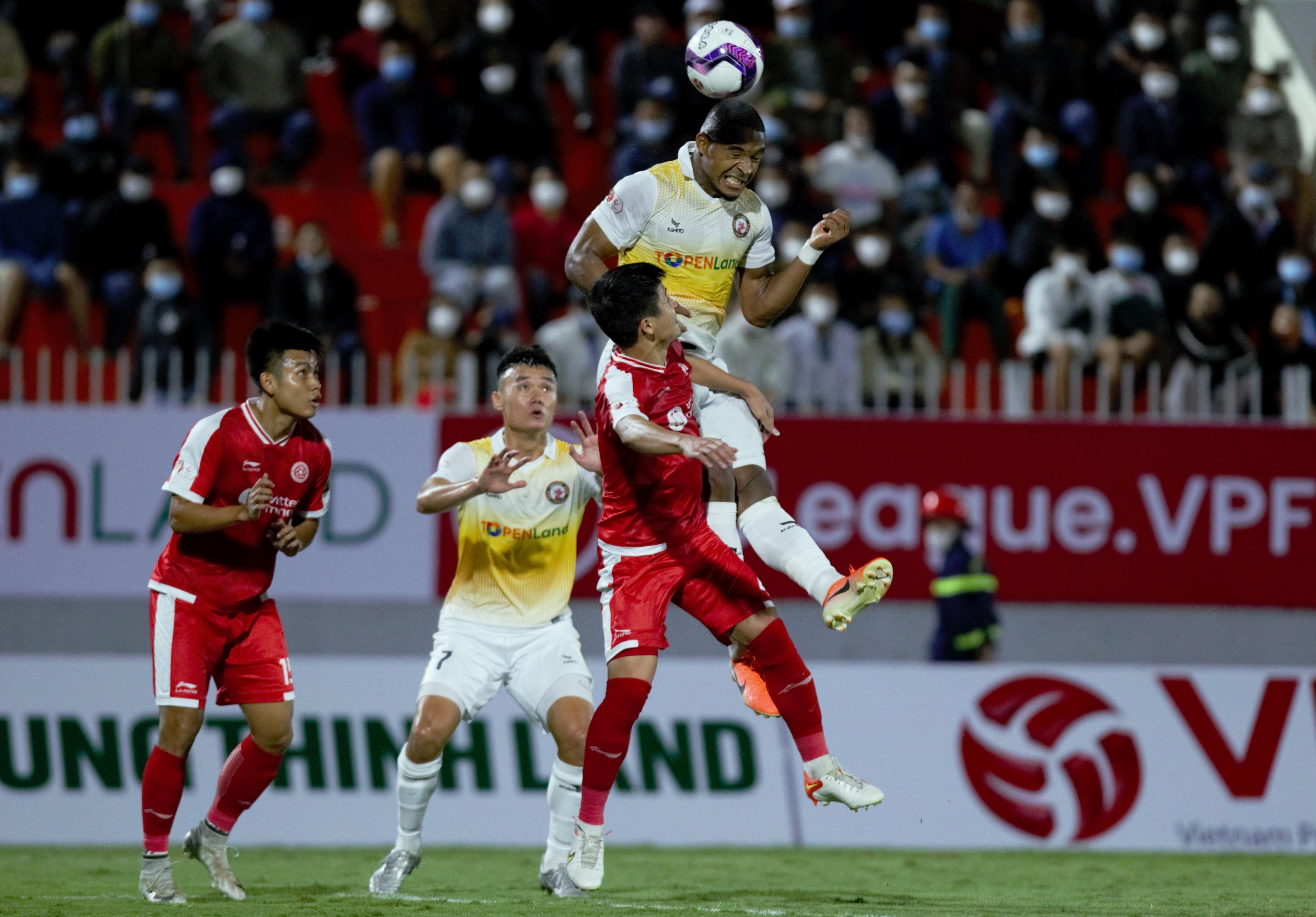 Nguyen Manh khien doi thu than phuc pha cuu thua anh 3