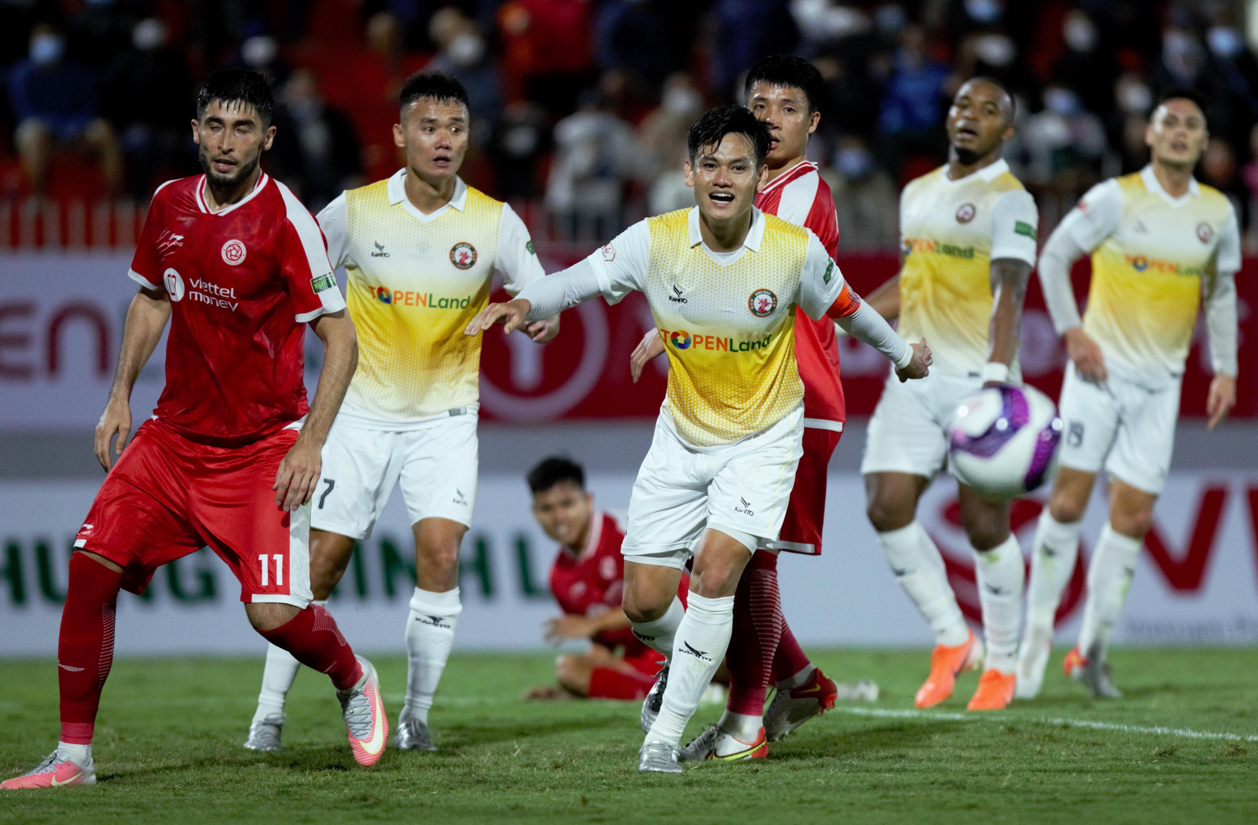 Nguyen Manh khien doi thu than phuc pha cuu thua anh 5