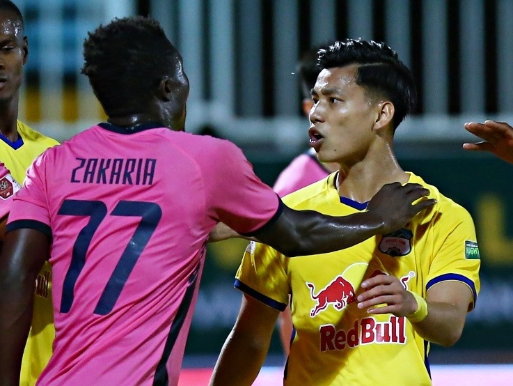 Van Thanh xich mich voi dong doi cu o HAGL hinh anh